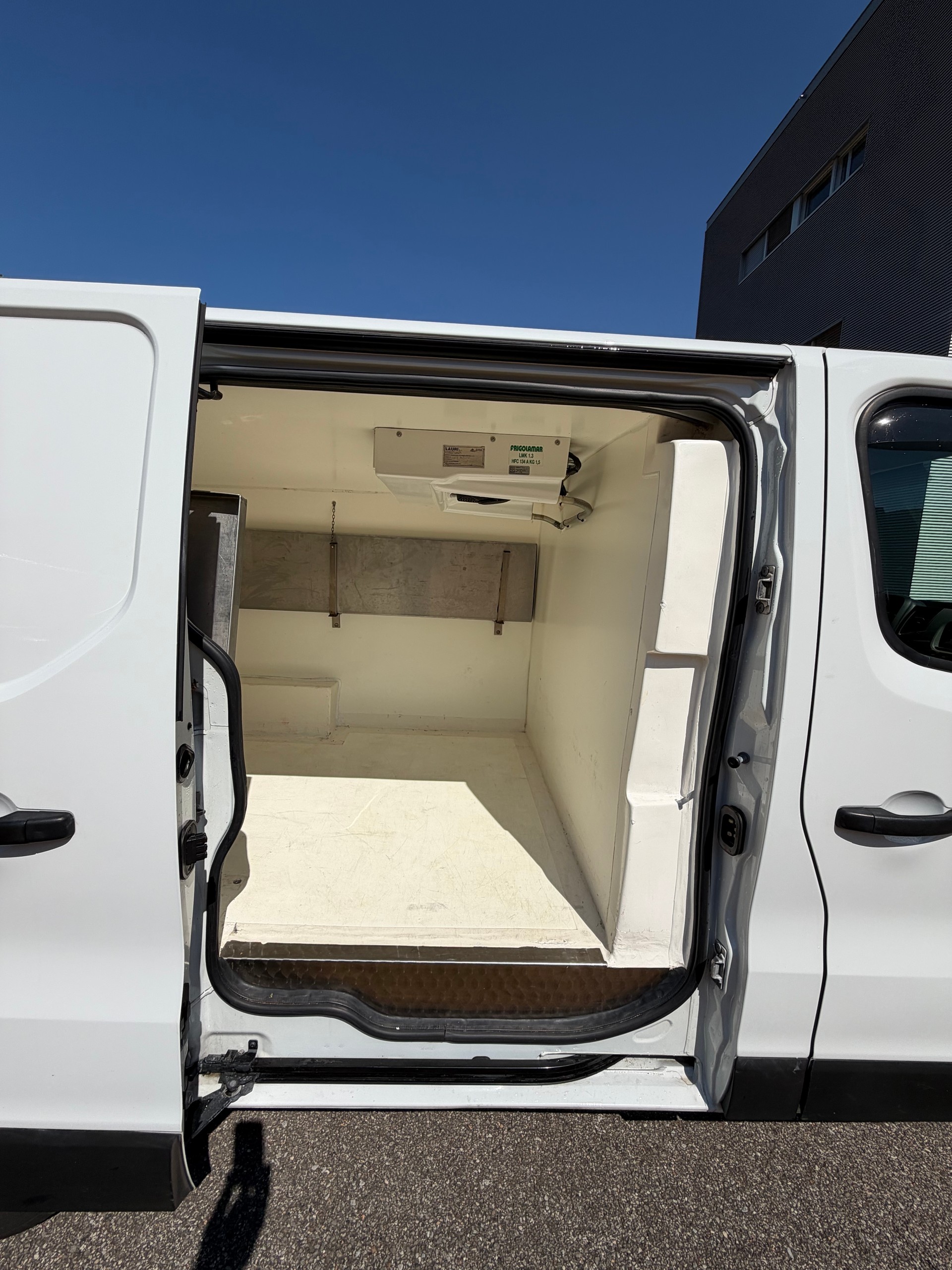 RENAULT 1.6 dCi 95 Cassone Frigorifero-image-2