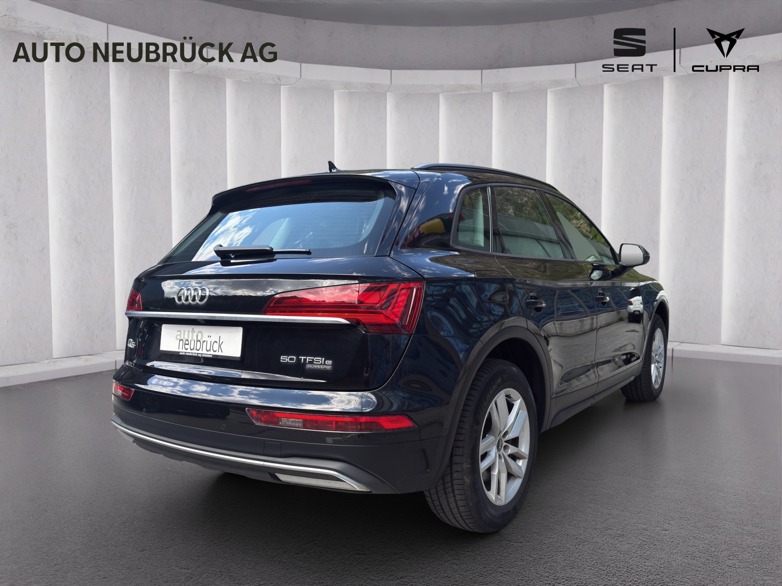 AUDI Q5 50 TFSI e PHEV quattro S-tronic-image-3