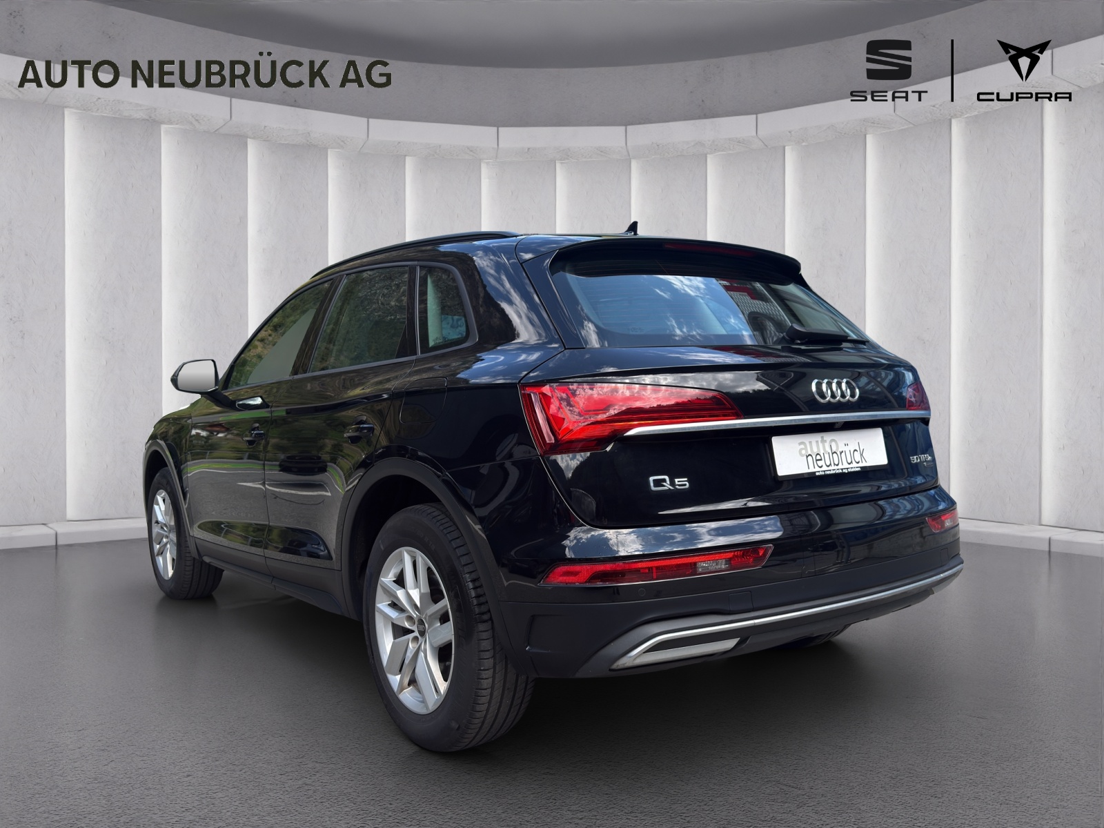 AUDI Q5 50 TFSI e PHEV quattro S-tronic-image-1