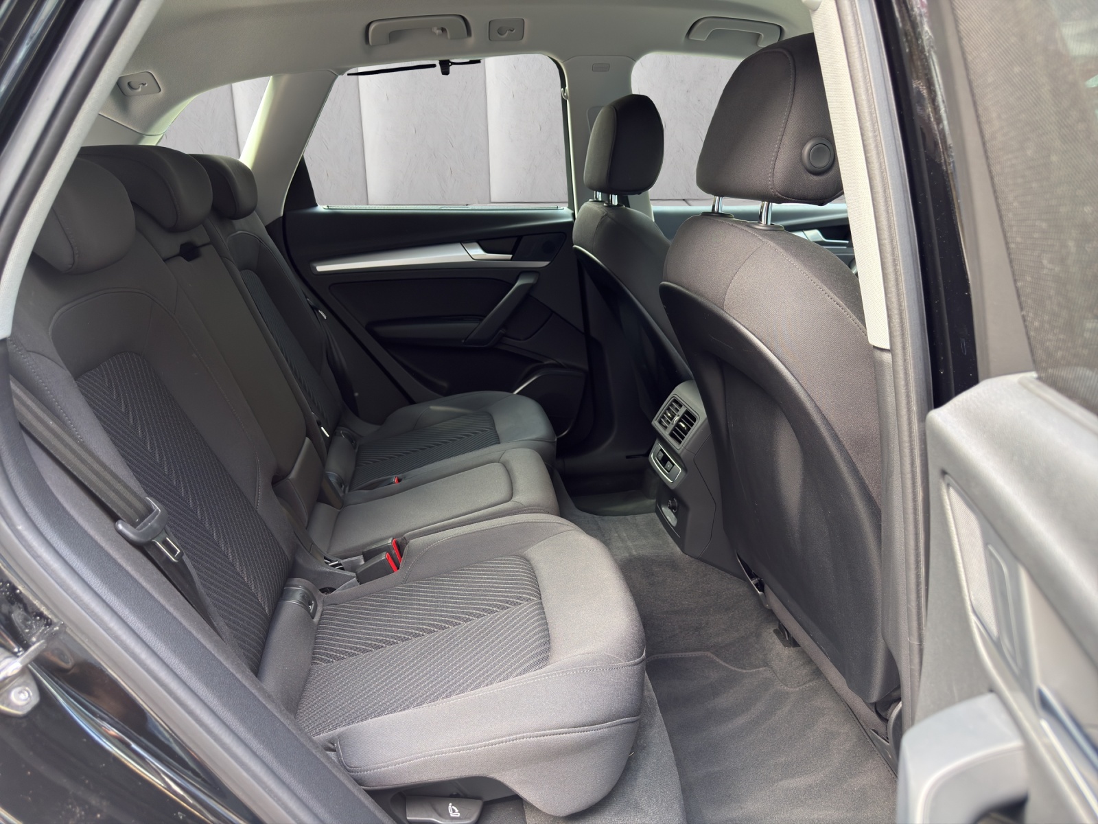 AUDI Q5 50 TFSI e PHEV quattro S-tronic-image-9