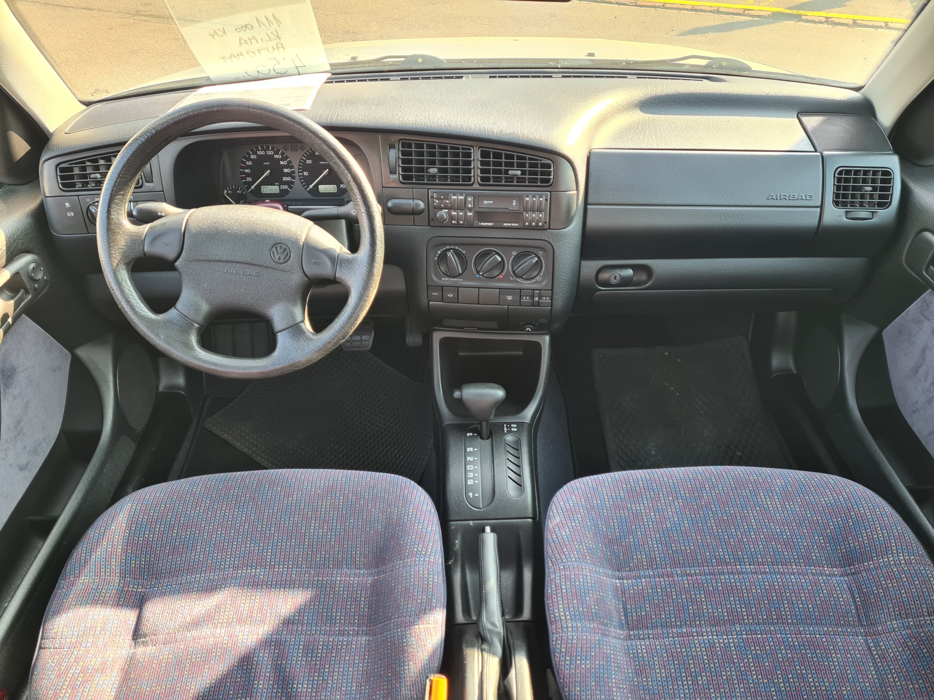 VW Vento 2000 GL Safety-image-9