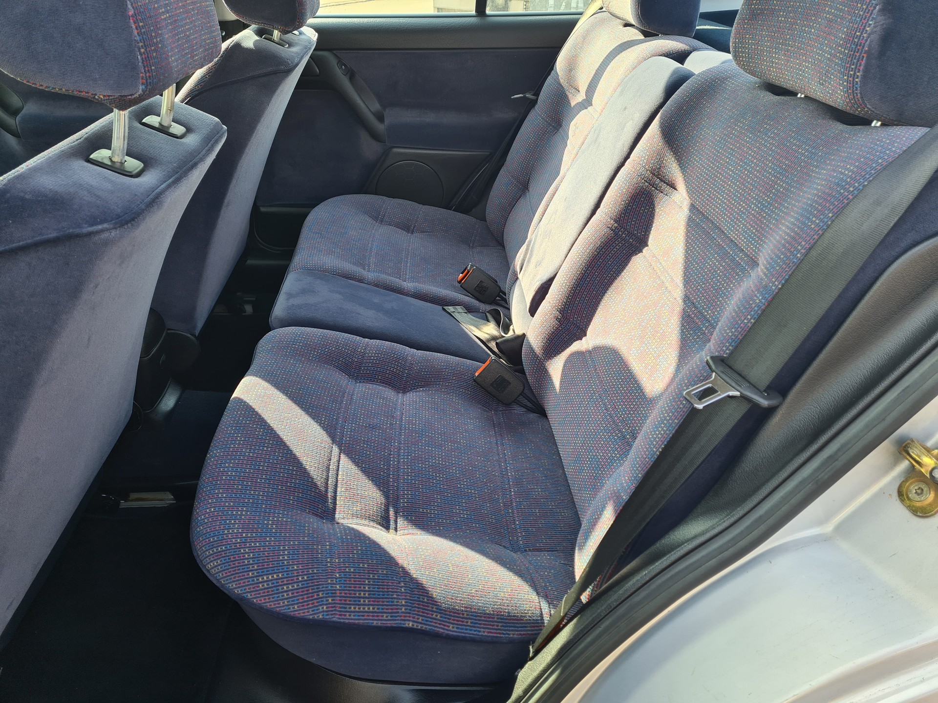 VW Vento 2000 GL Safety-image-8