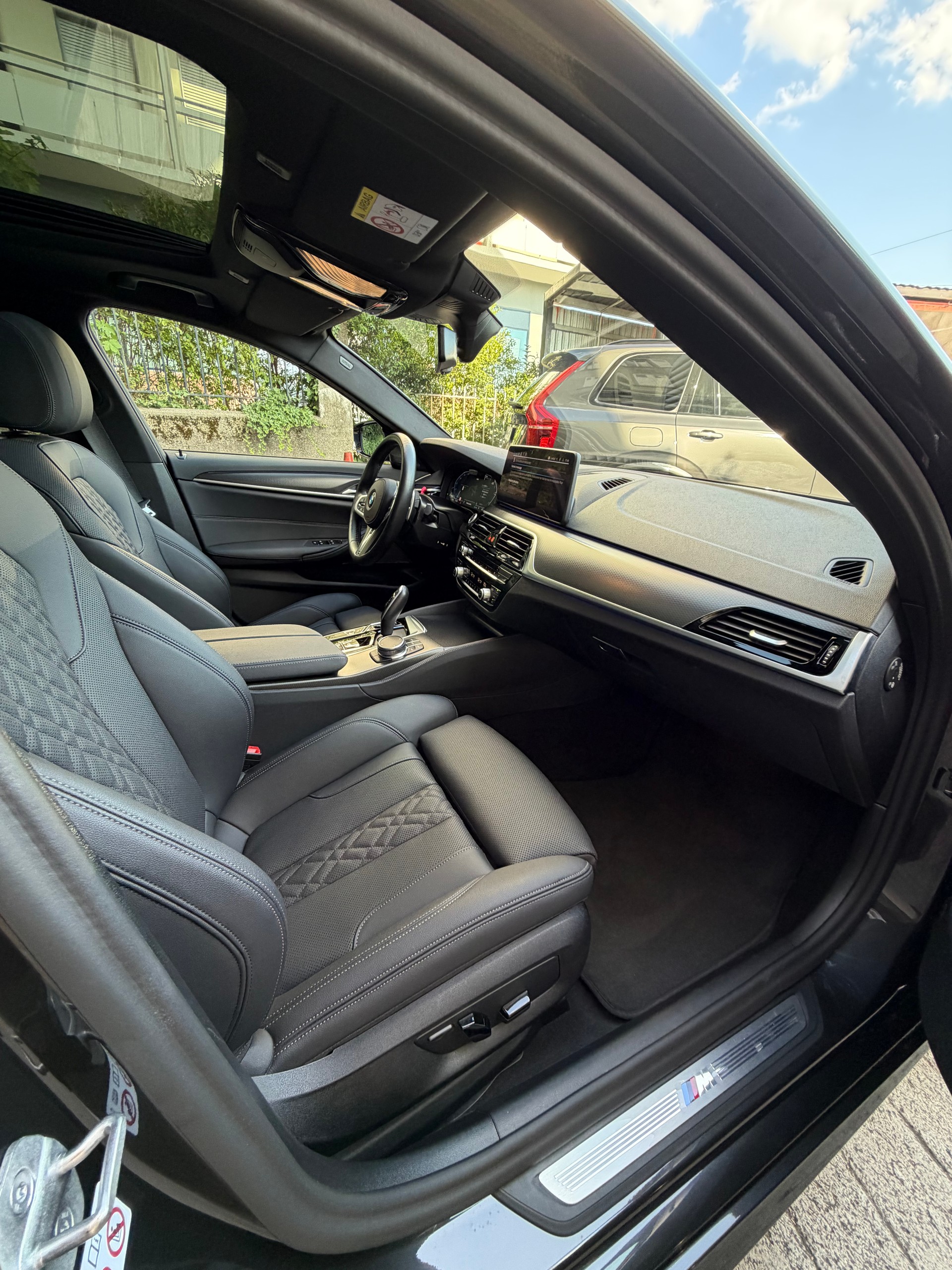 BMW 540i xDrive 48V Touring M Sport Steptronic-image-5