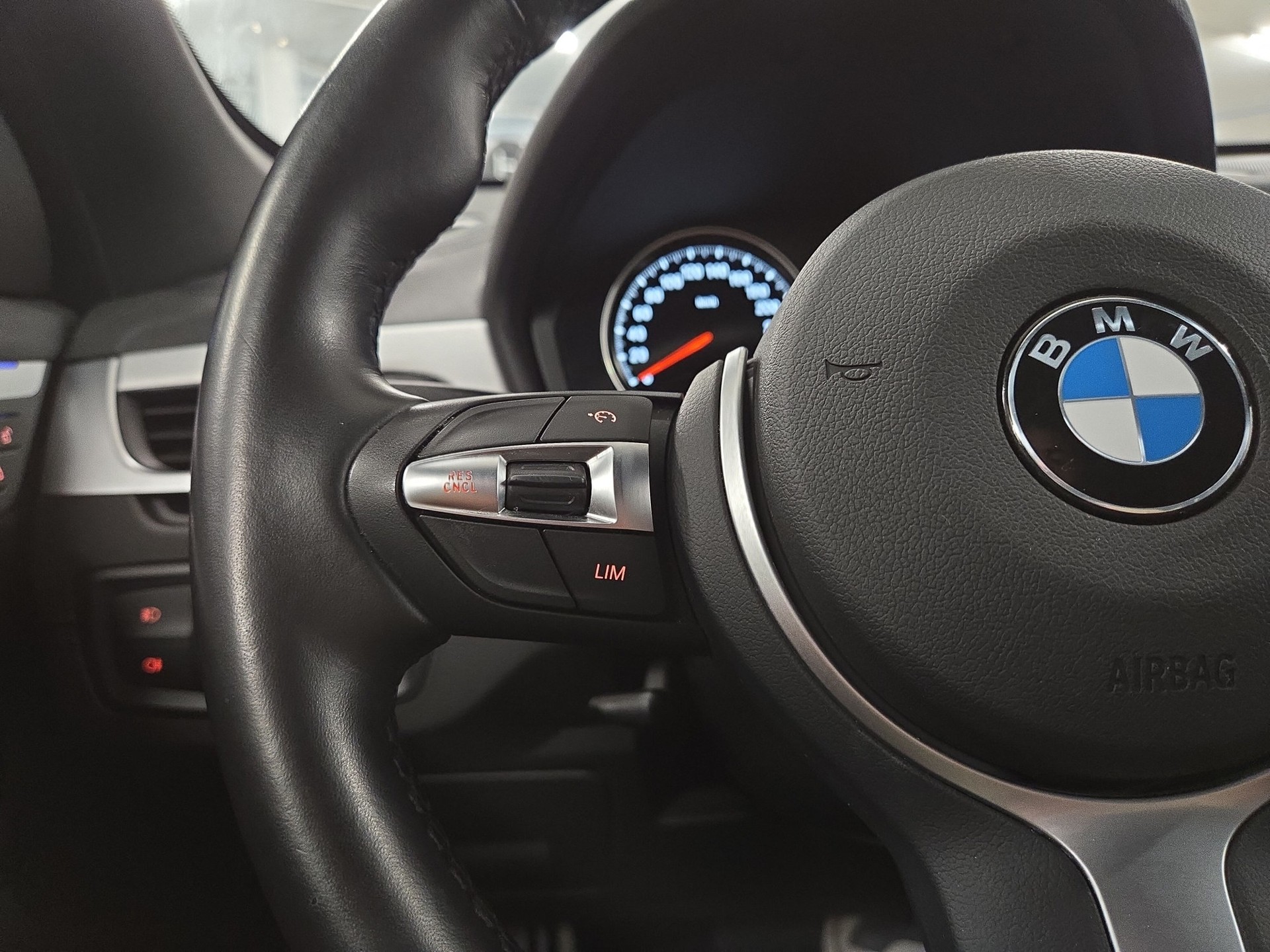 BMW X1 sDrive 18i Steptronic DSK-image-13