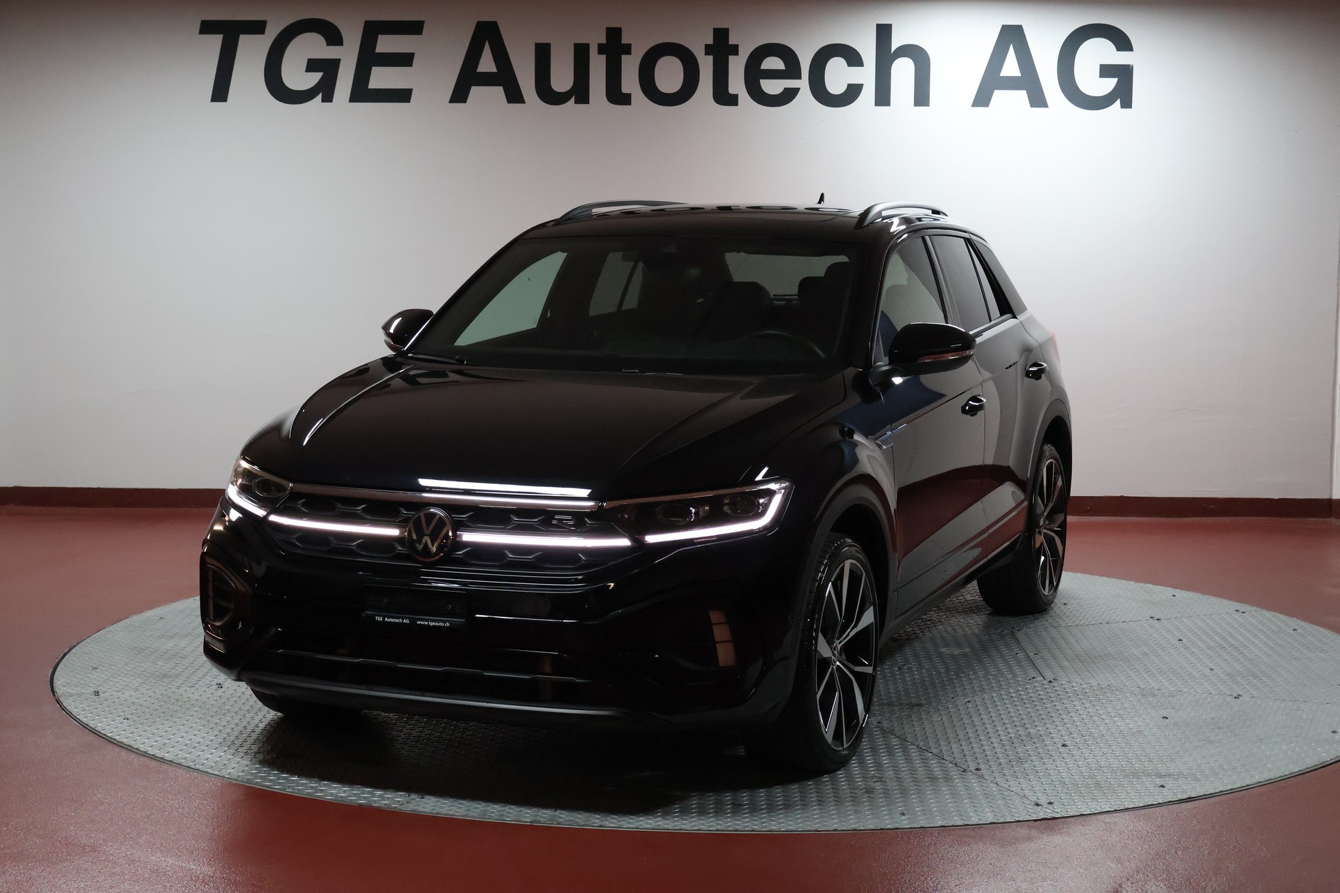 VW T-Roc 2.0 TSI R-Line DSG 4Motion-image-0