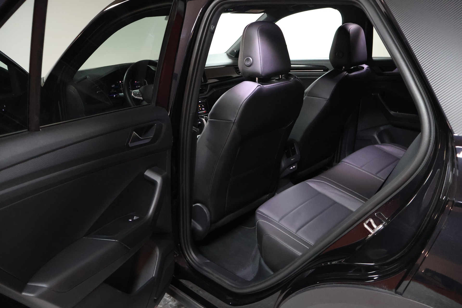 VW T-Roc 2.0 TSI R-Line DSG 4Motion-image-18