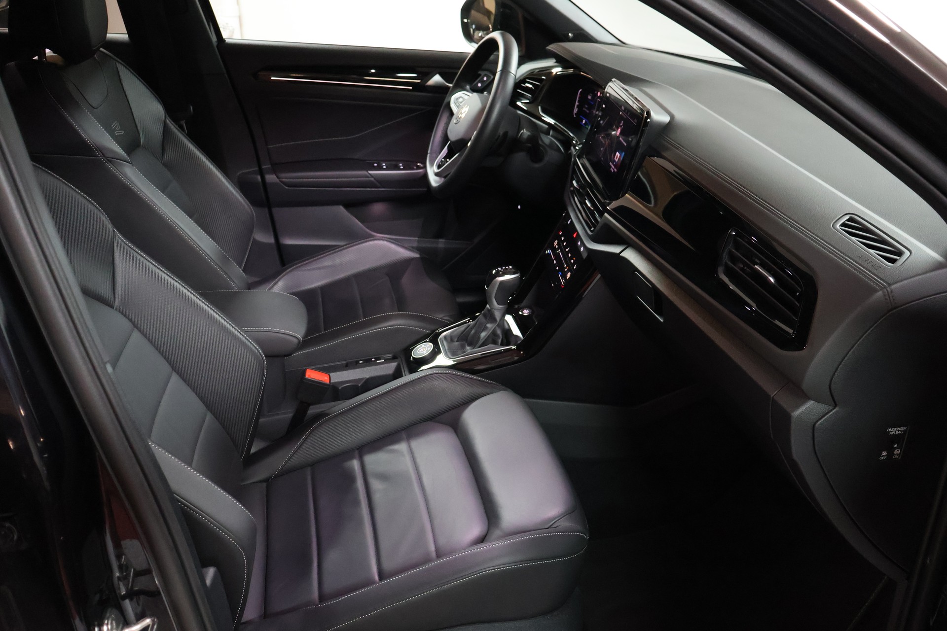 VW T-Roc 2.0 TSI R-Line DSG 4Motion-image-7