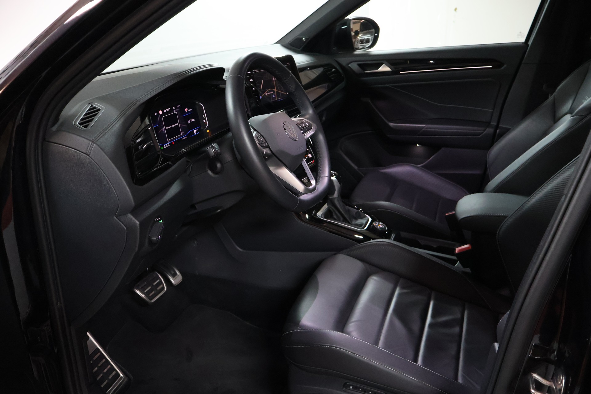 VW T-Roc 2.0 TSI R-Line DSG 4Motion-image-6