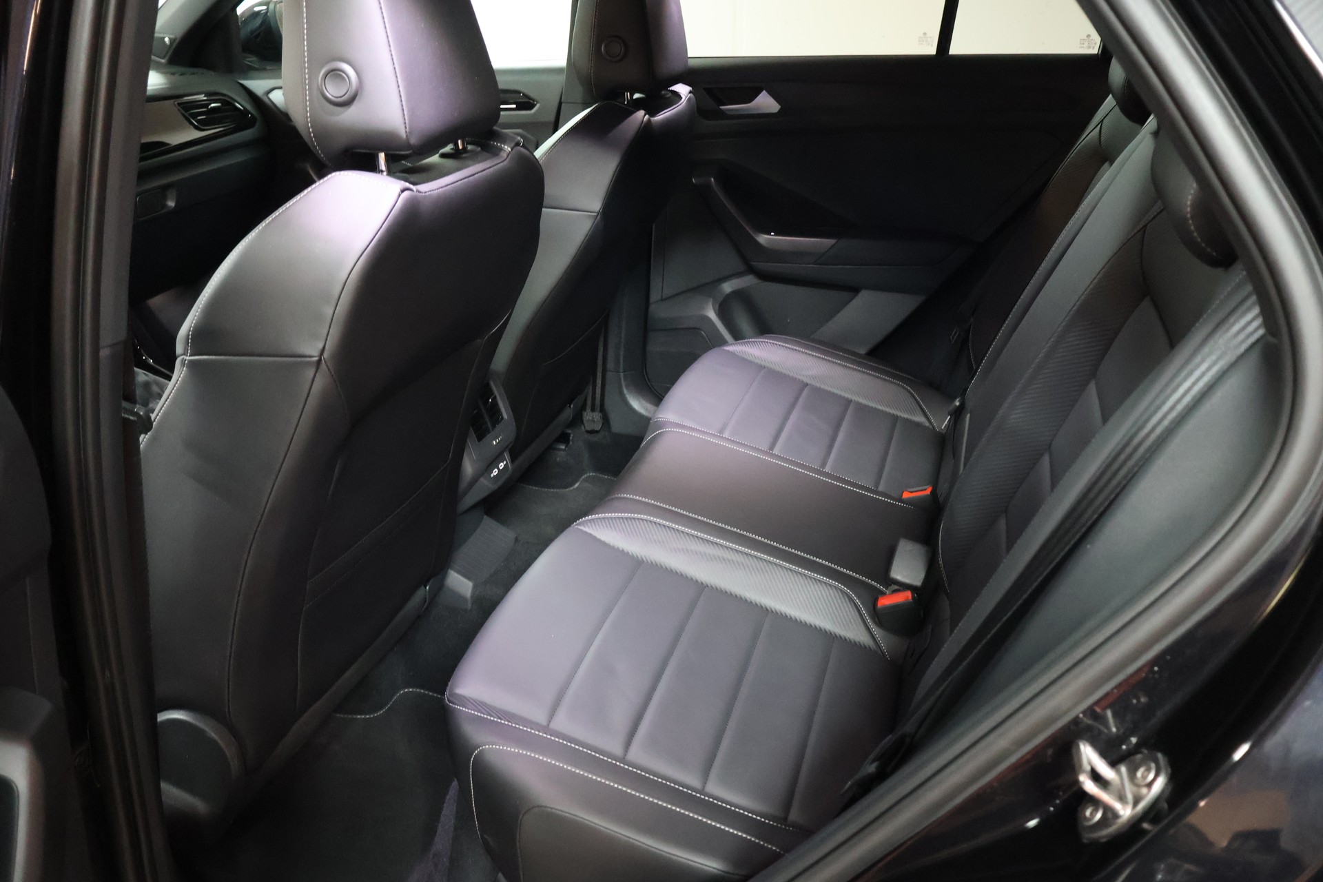VW T-Roc 2.0 TSI R-Line DSG 4Motion-image-19