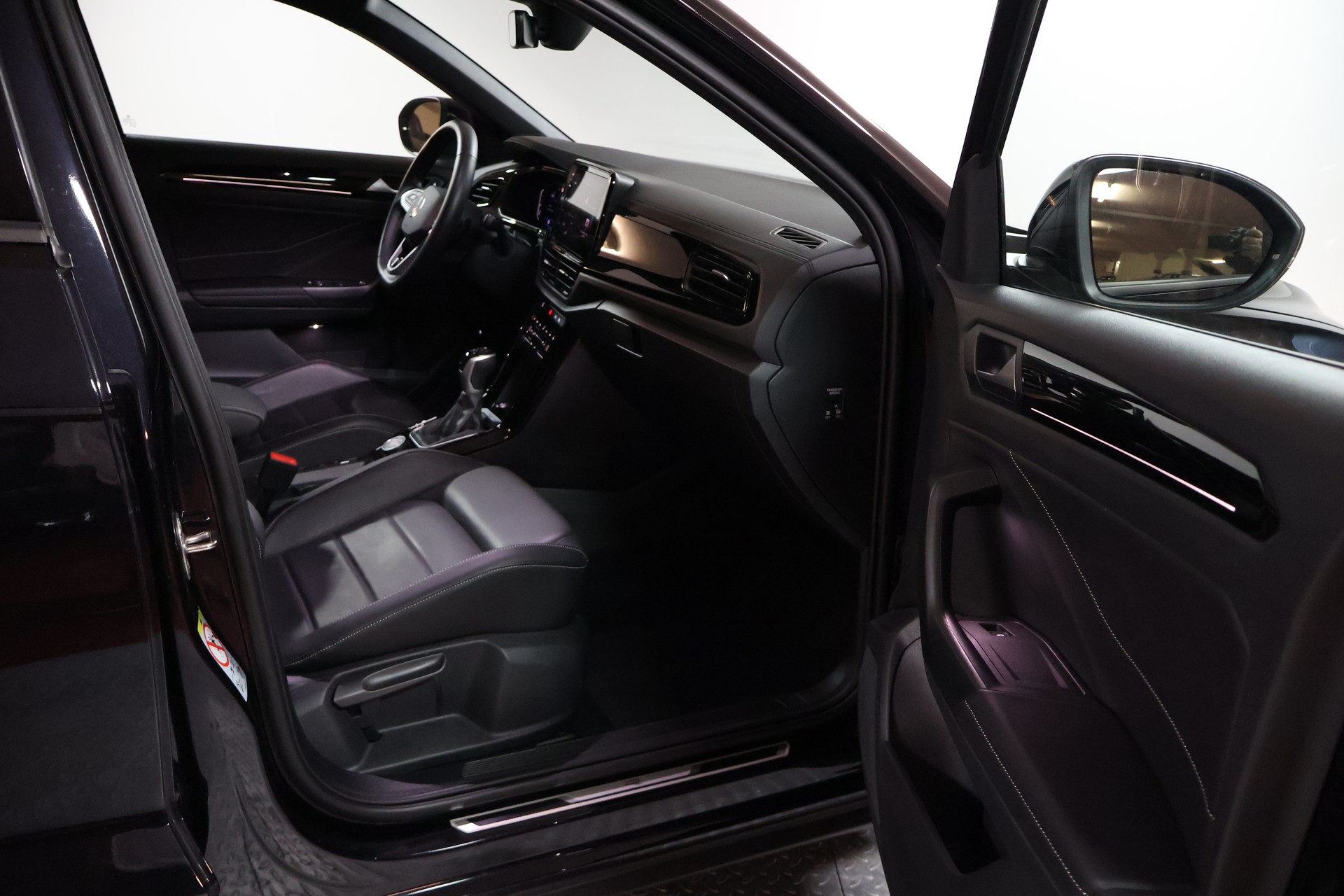 VW T-Roc 2.0 TSI R-Line DSG 4Motion-image-8