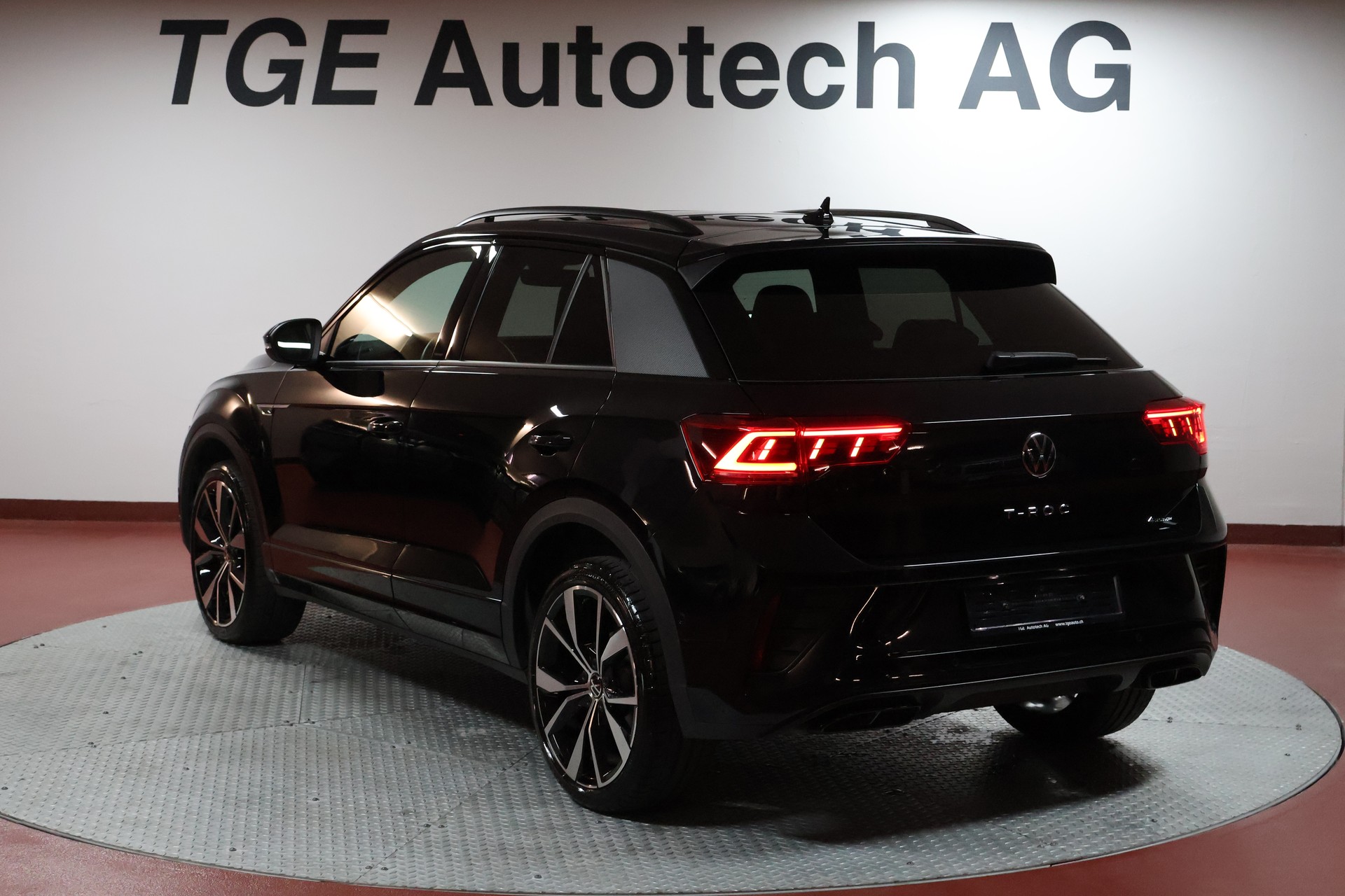 VW T-Roc 2.0 TSI R-Line DSG 4Motion-image-21