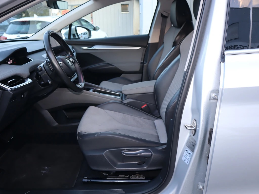 SKODA Enyaq iV 80 ** 204 Ps ** Paket Family Plus ** Paket Licht & Sicht ** SOH WERT 95.9% **-image-10