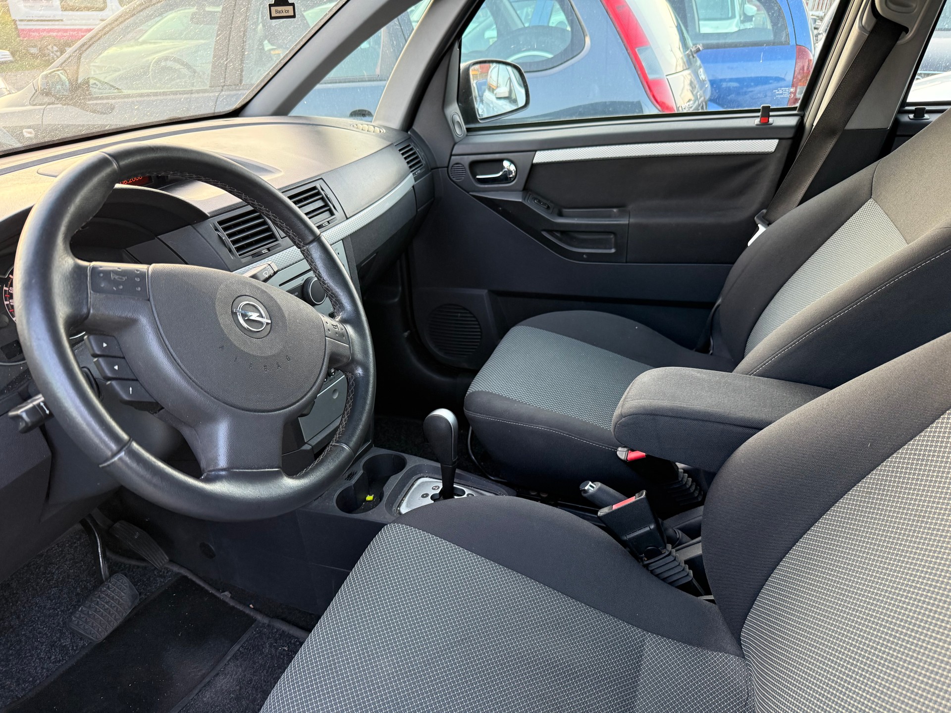 OPEL Meriva 1.6i-16 TP (Essentia)-image-5