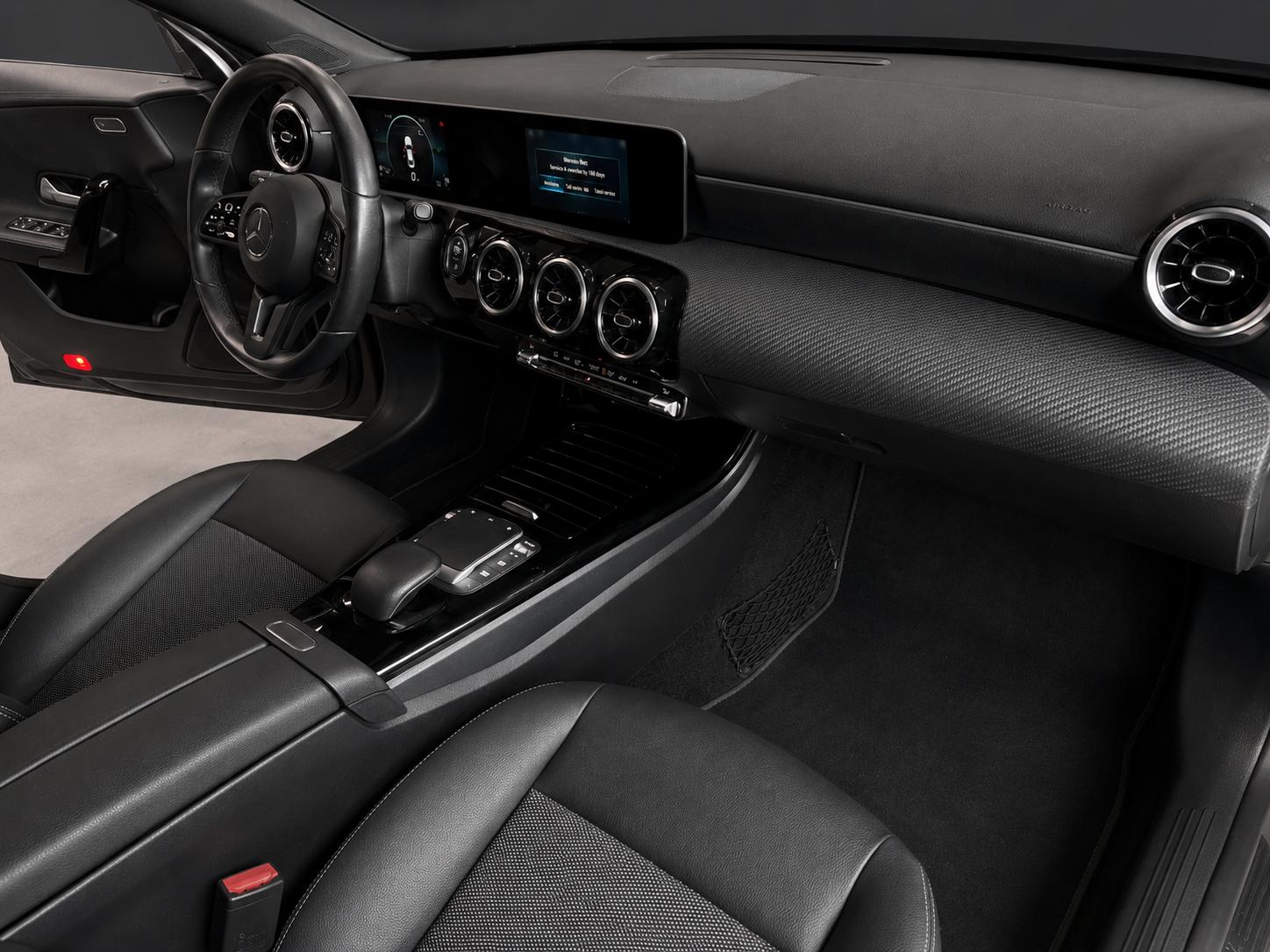 MERCEDES-BENZ CLA 180 d Progressive 7G-DCT-image-10