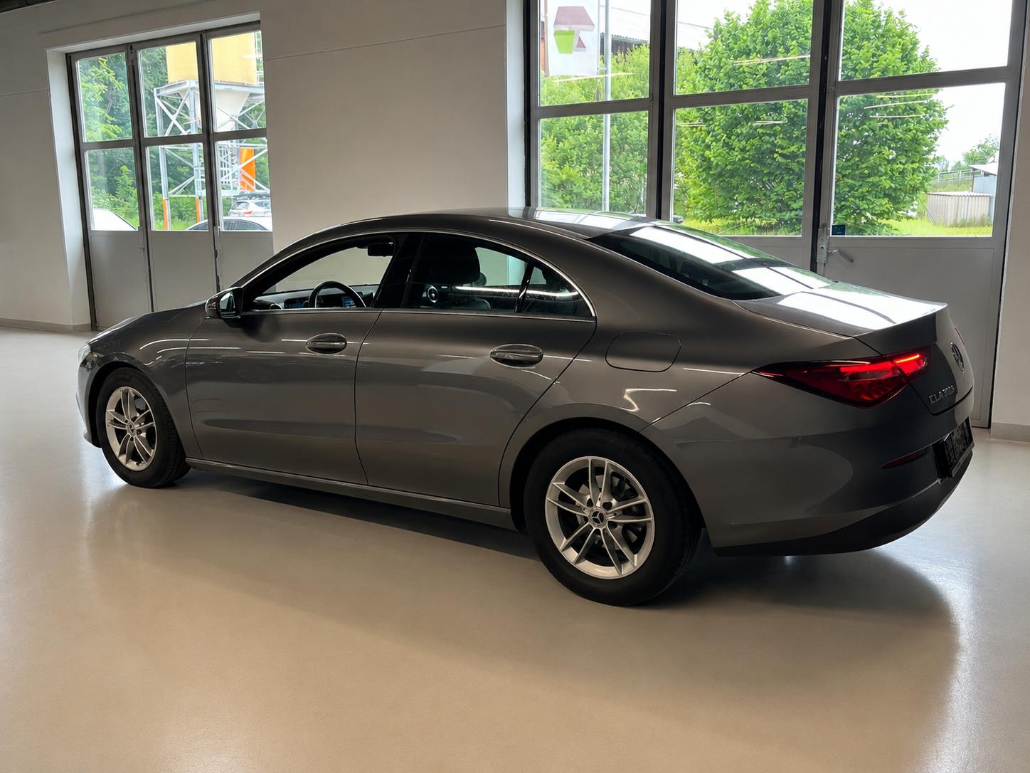 MERCEDES-BENZ CLA 180 d Progressive 7G-DCT-image-9
