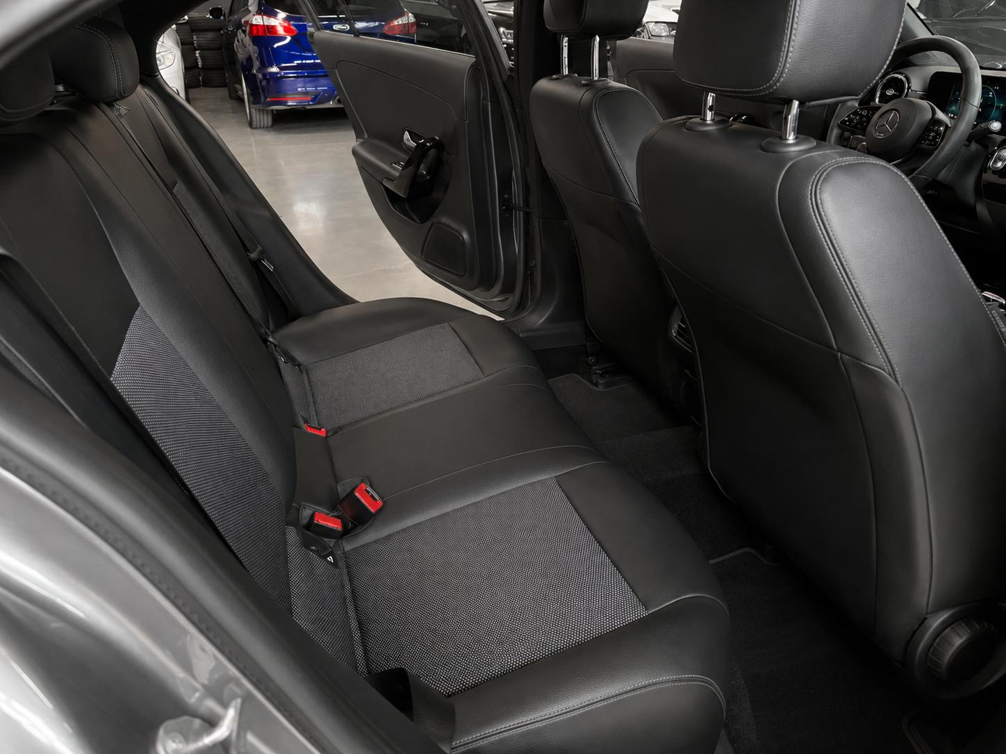 MERCEDES-BENZ CLA 180 d Progressive 7G-DCT-image-14