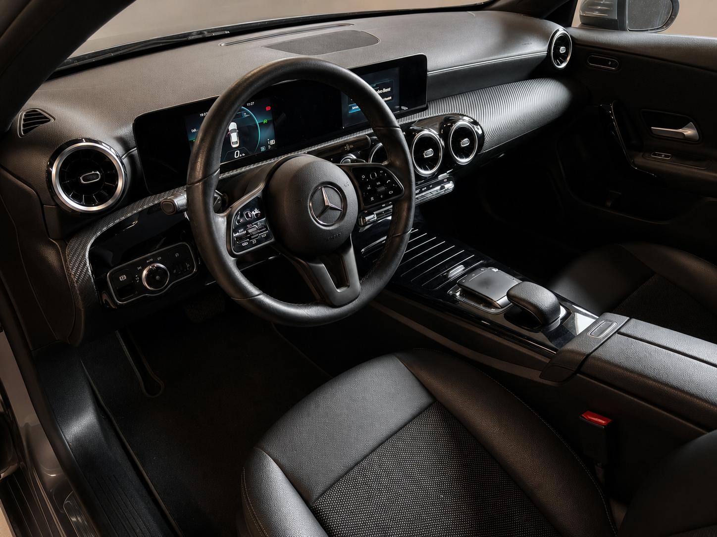 MERCEDES-BENZ CLA 180 d Progressive 7G-DCT-image-11