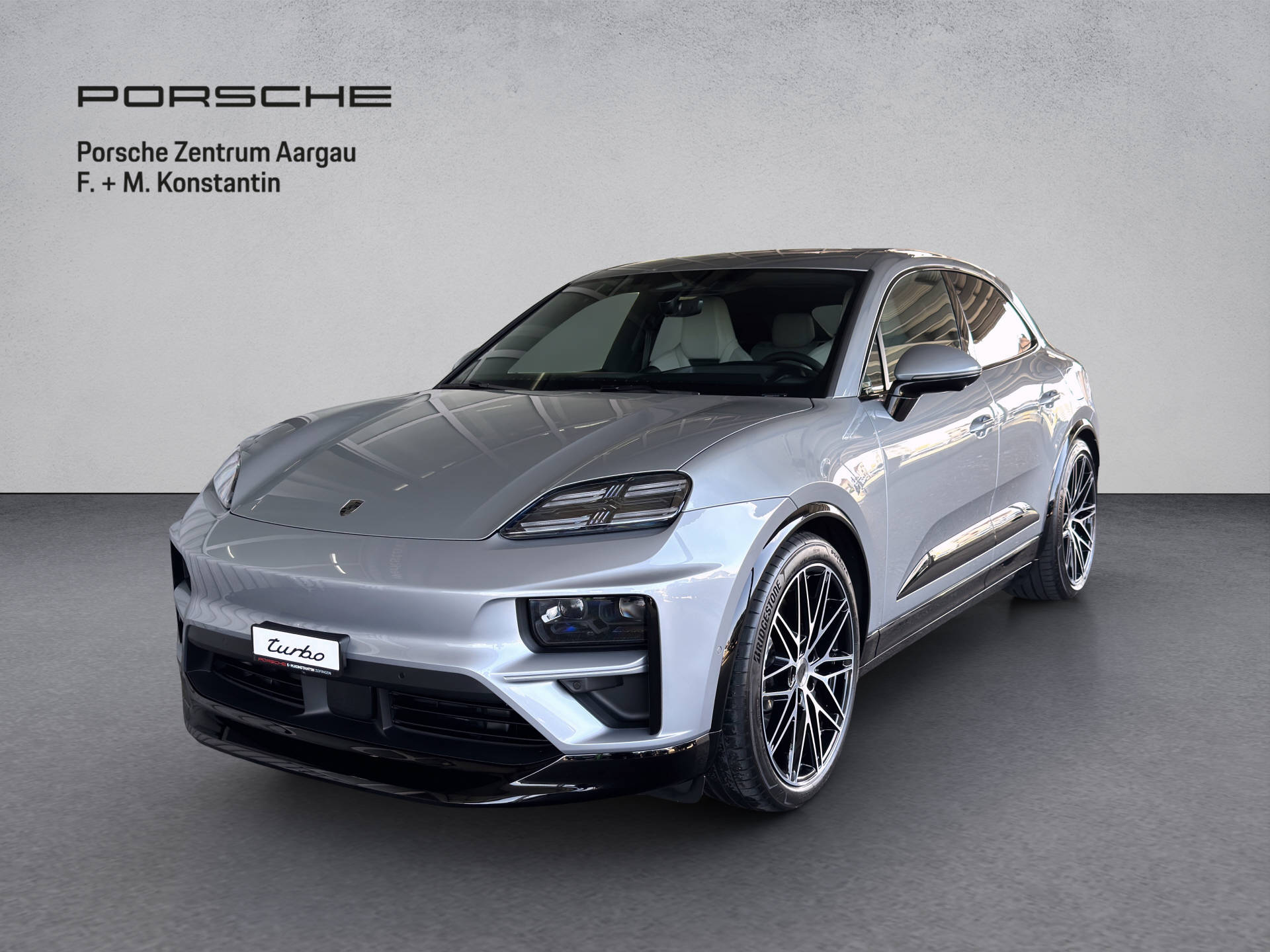 PORSCHE Macan Turbo