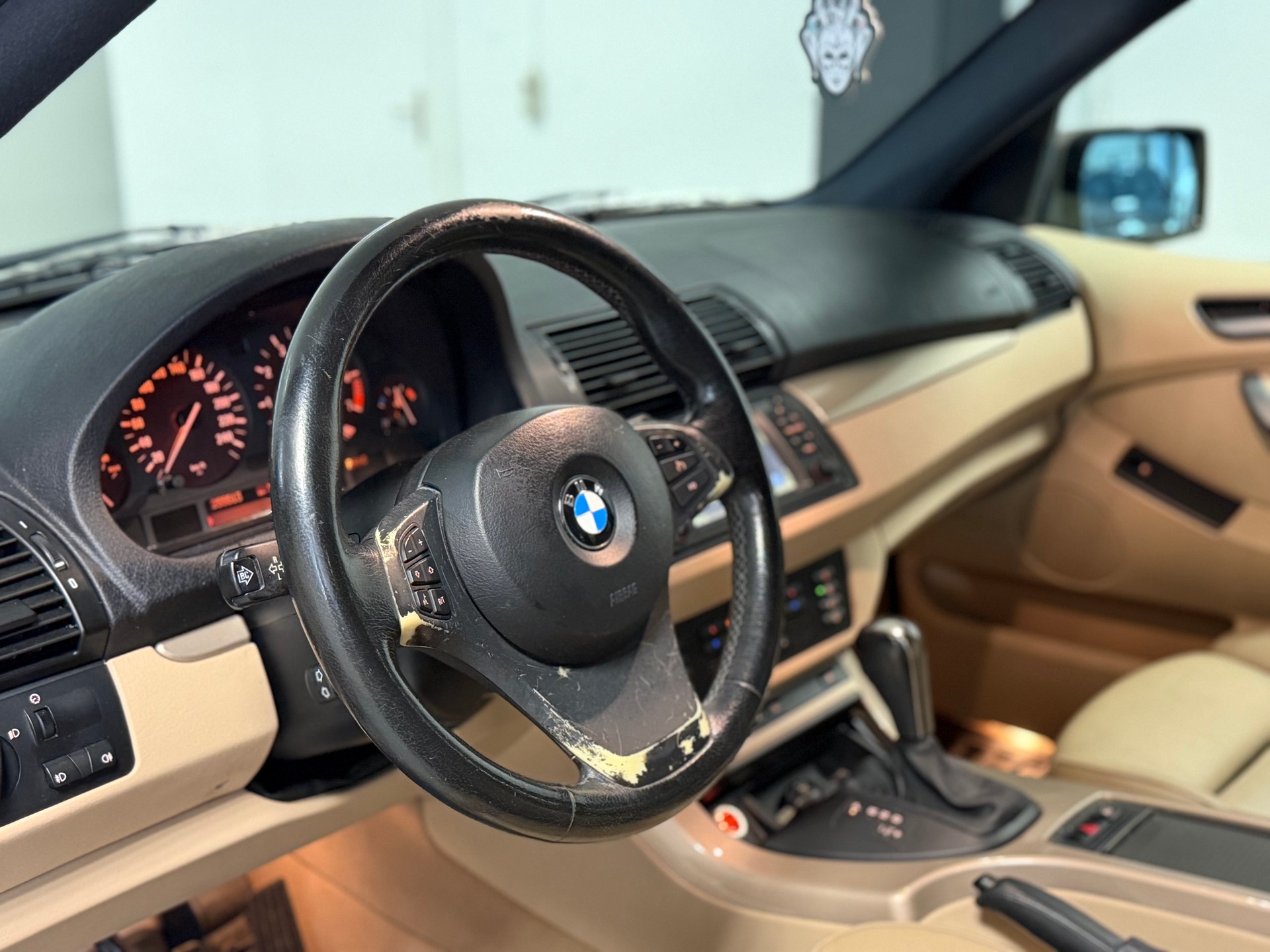 BMW X5 4.4i-image-17