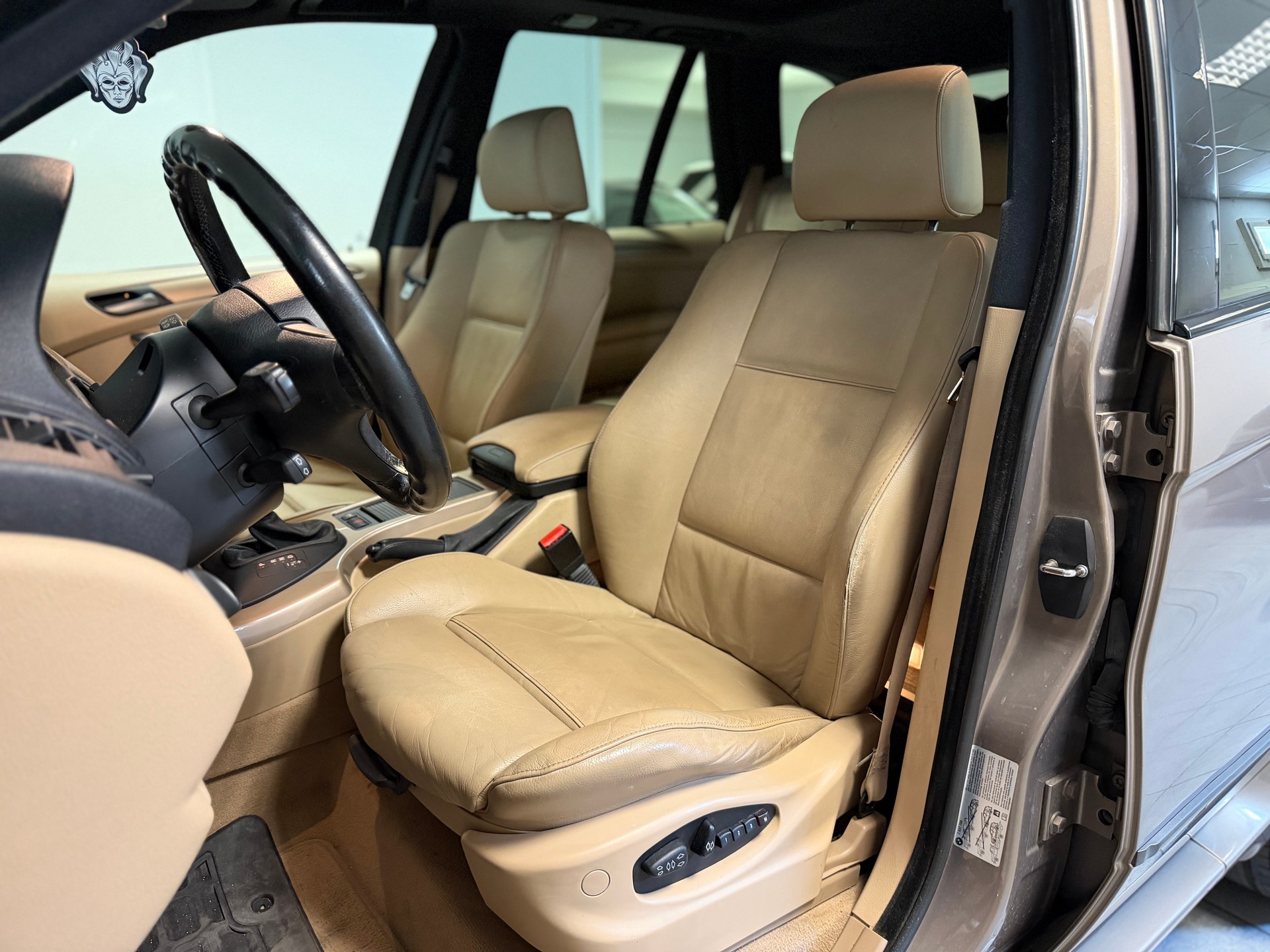 BMW X5 4.4i-image-20