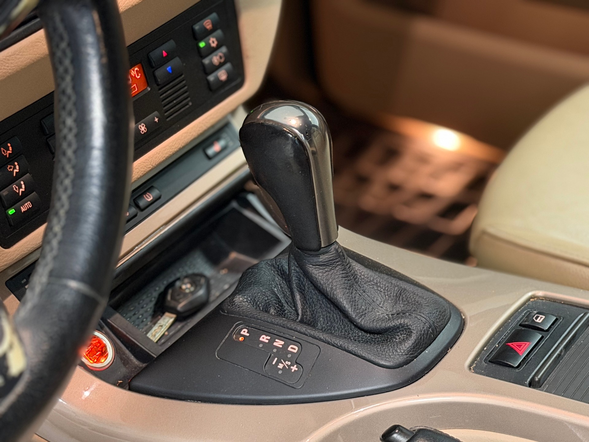 BMW X5 4.4i-image-19