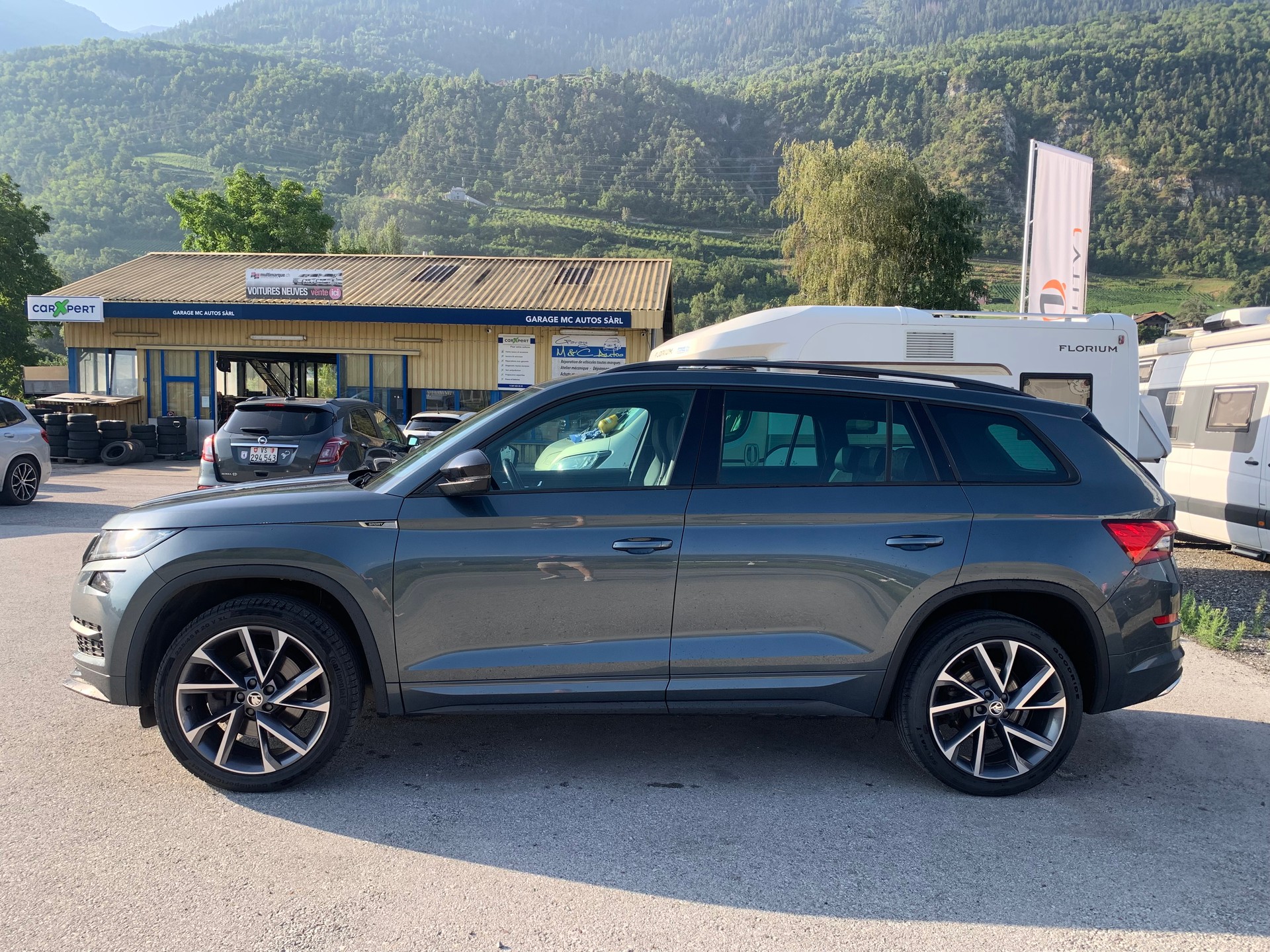 SKODA Kodiaq 2.0 TSI 4x4 Sport Line-image-9