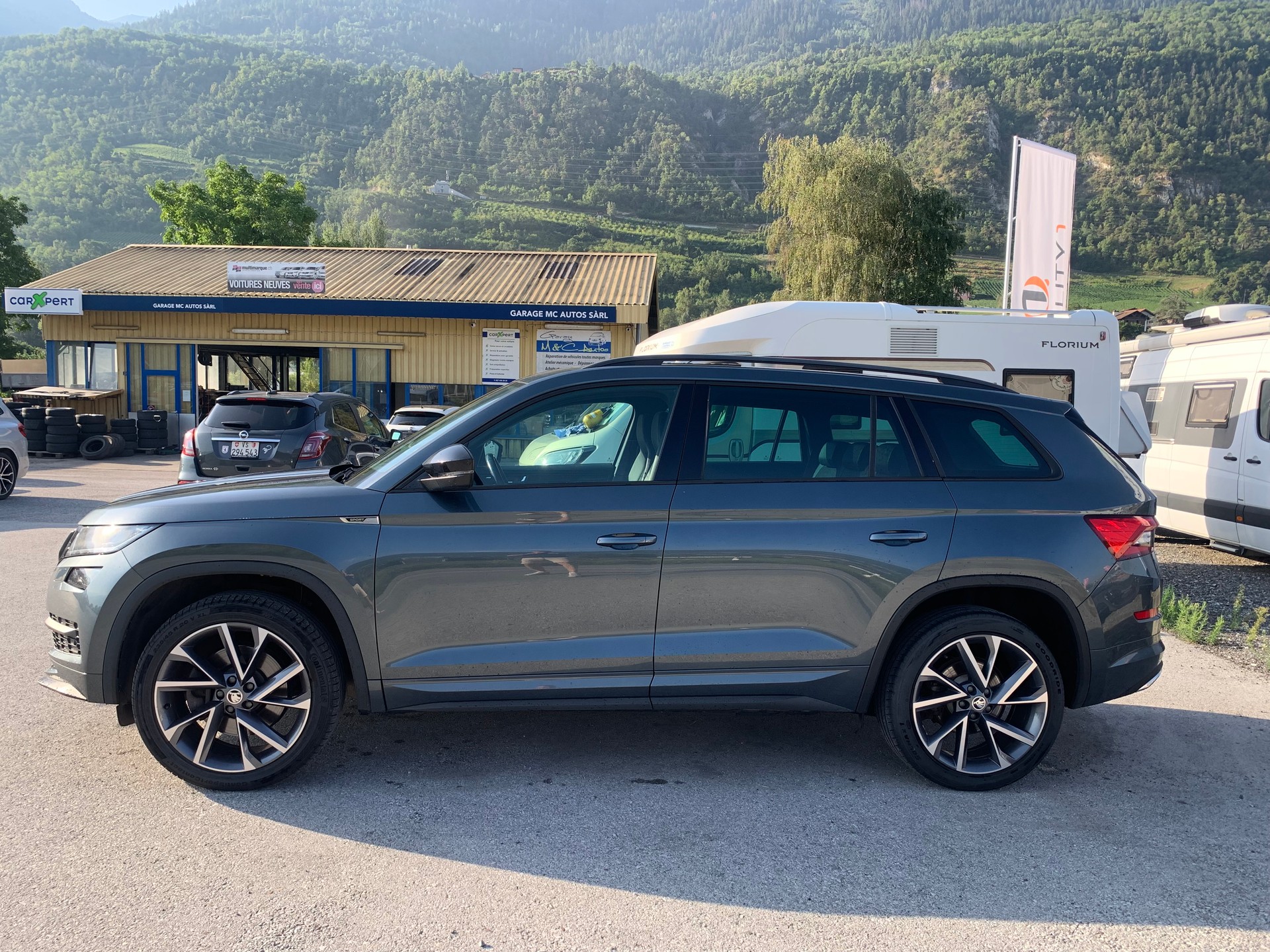 SKODA Kodiaq 2.0 TSI 4x4 Sport Line-image-10