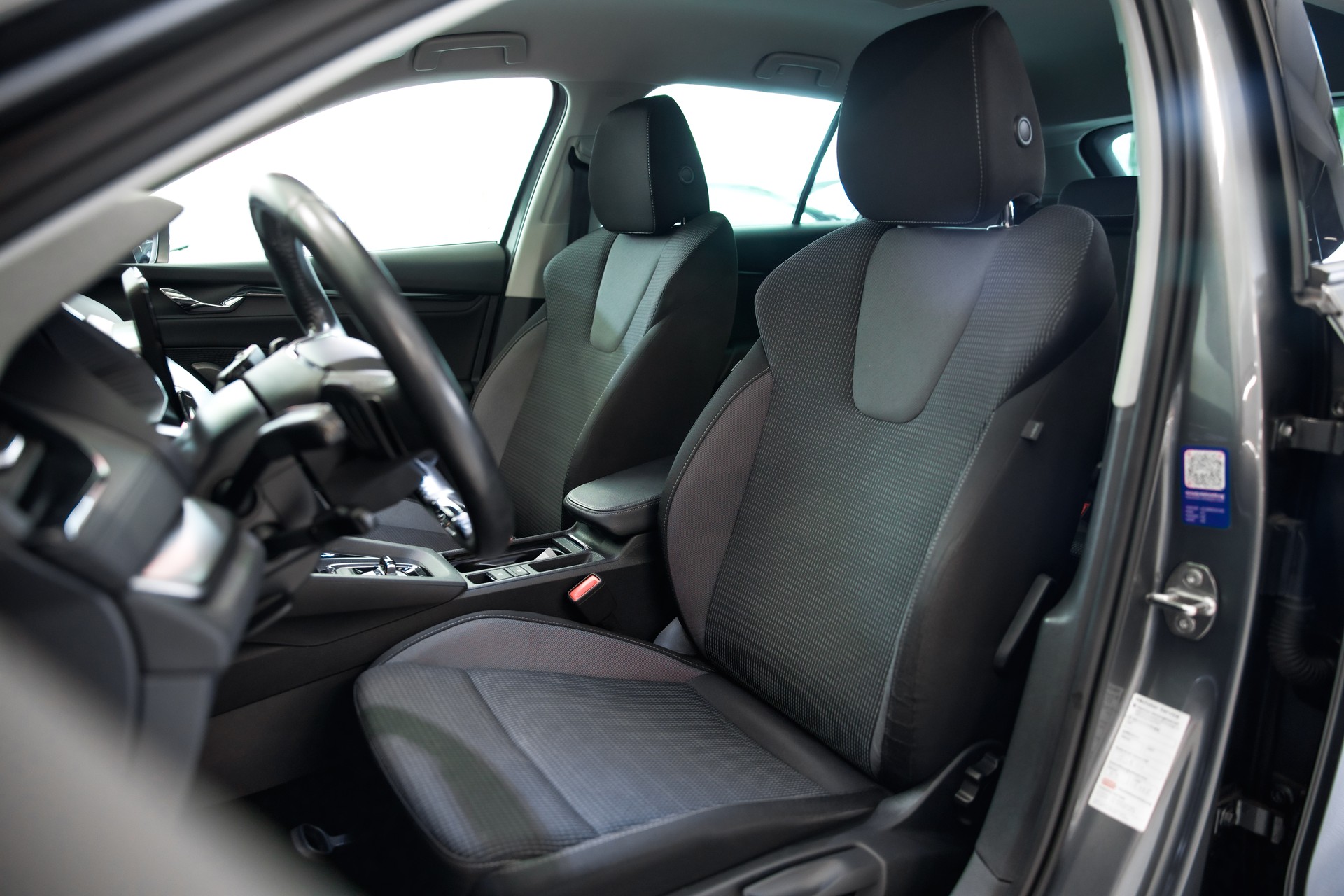 SKODA Octavia Combi 2.0 TDI Ambition 4x4 DSG-image-19