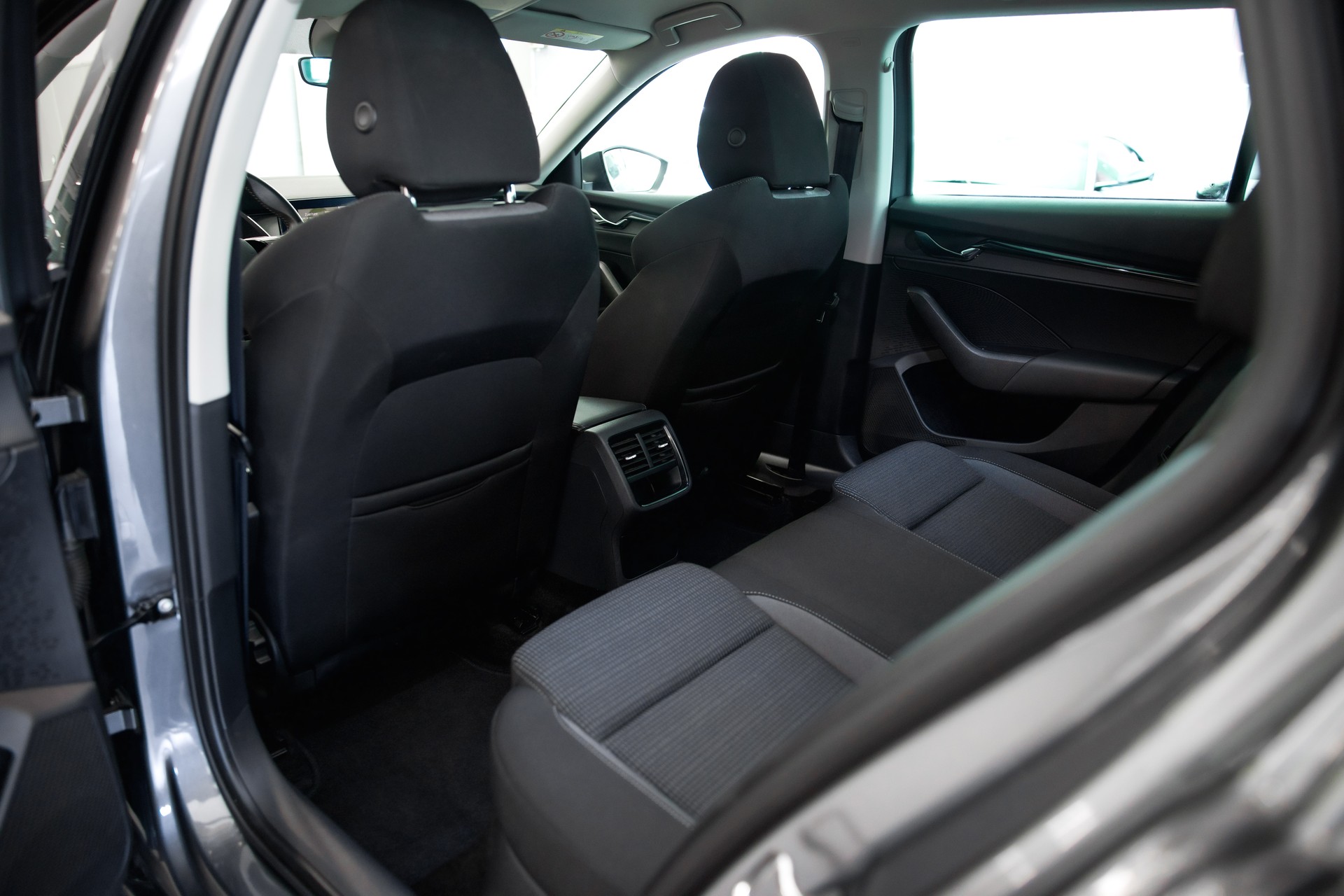 SKODA Octavia Combi 2.0 TDI Ambition 4x4 DSG-image-20