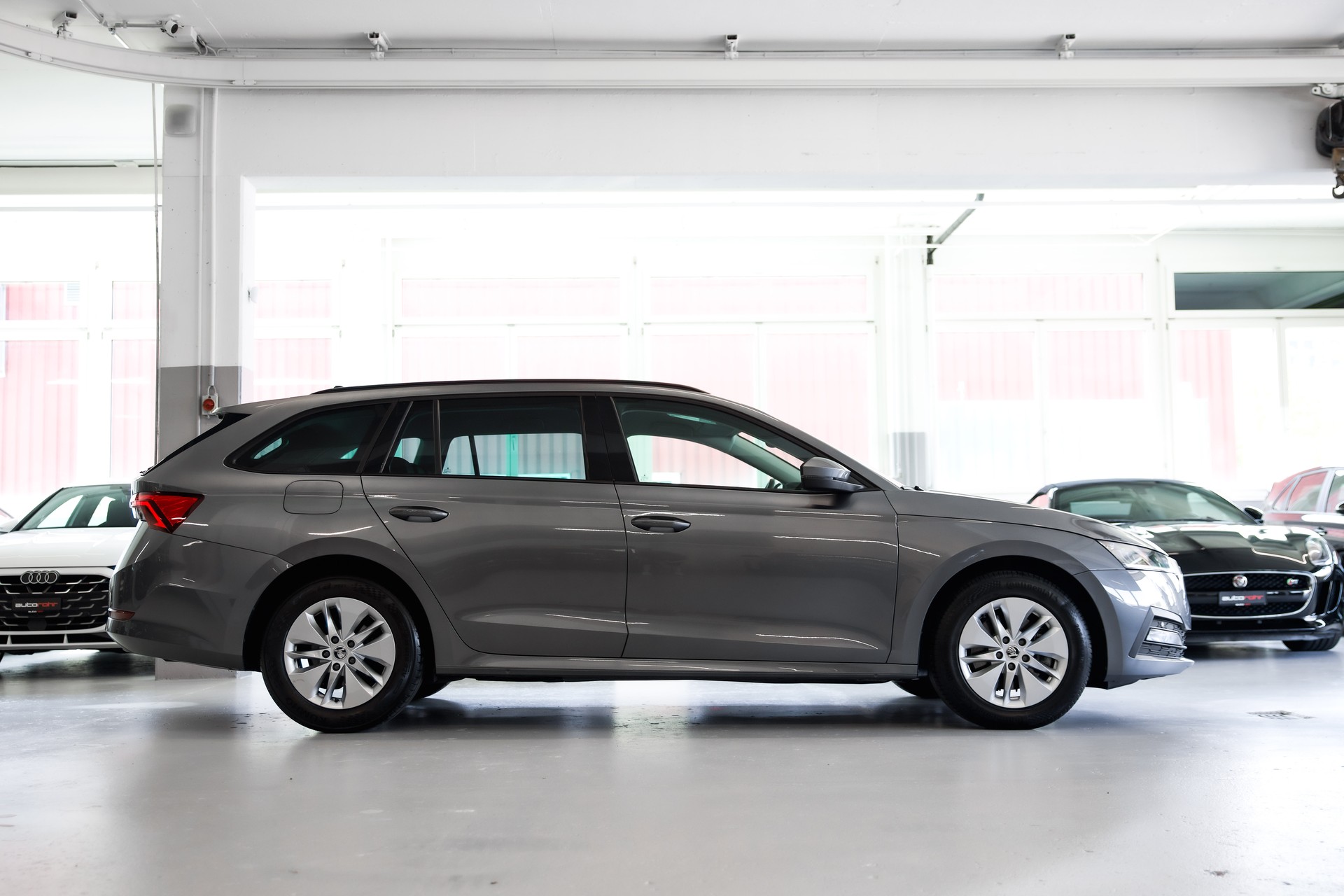 SKODA Octavia Combi 2.0 TDI Ambition 4x4 DSG-showroom-element-3