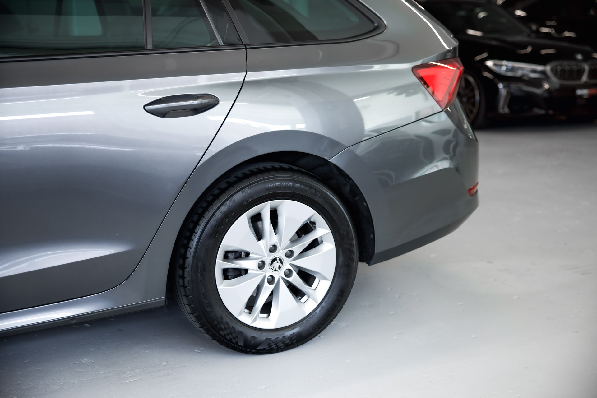 SKODA Octavia Combi 2.0 TDI Ambition 4x4 DSG-image-15