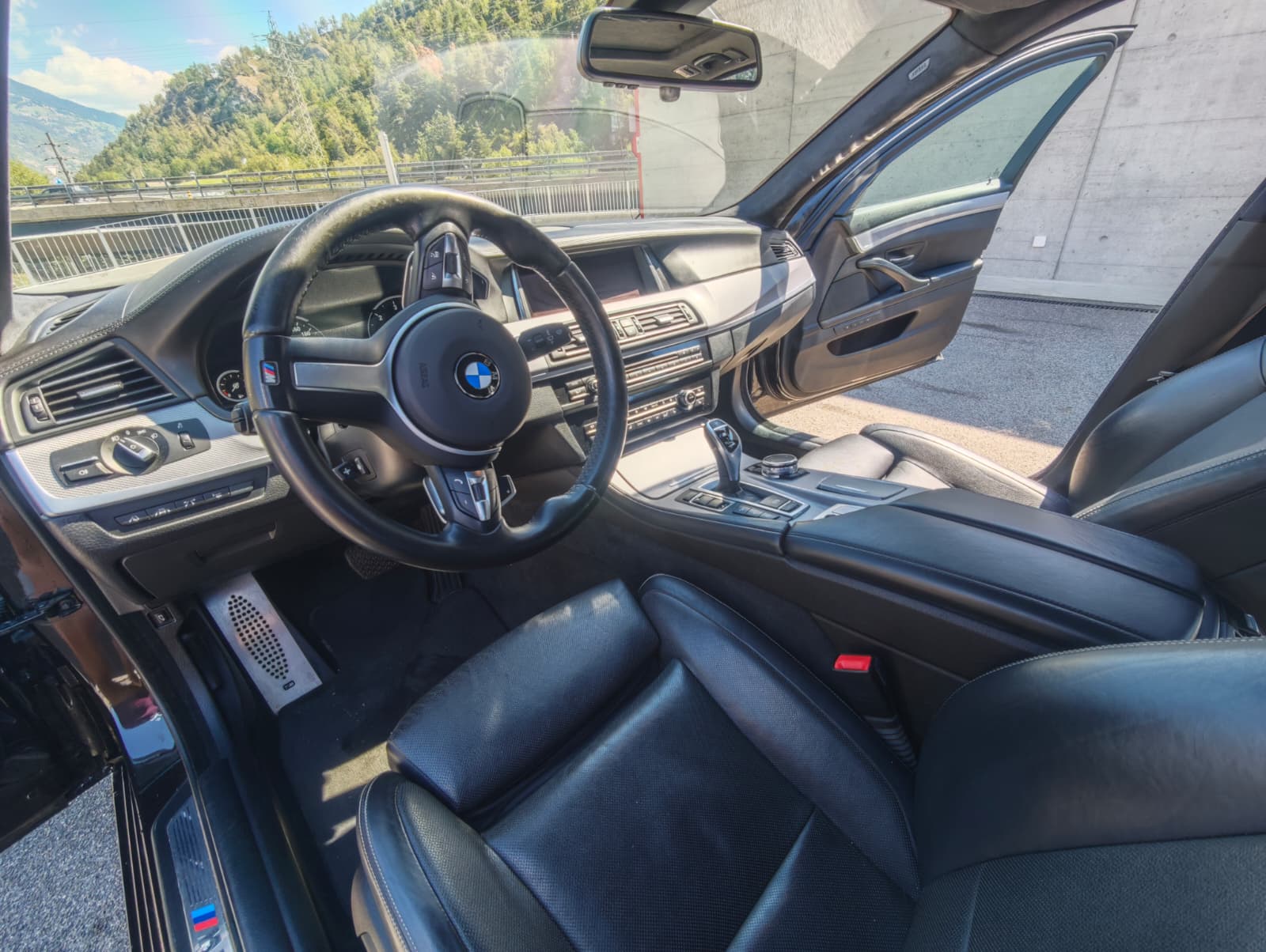 BMW M 550d xDrive-image-3
