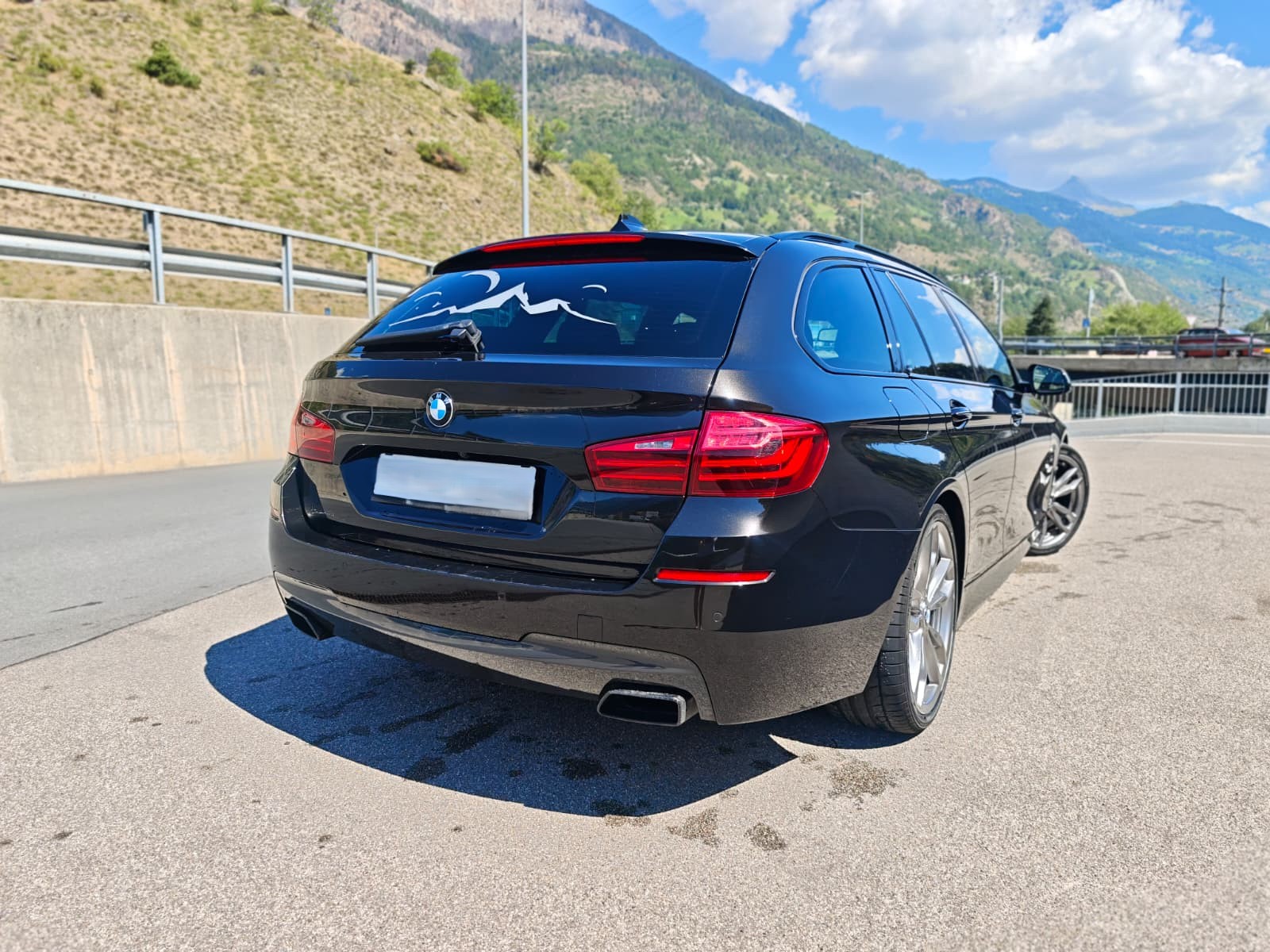 BMW M 550d xDrive-image-2