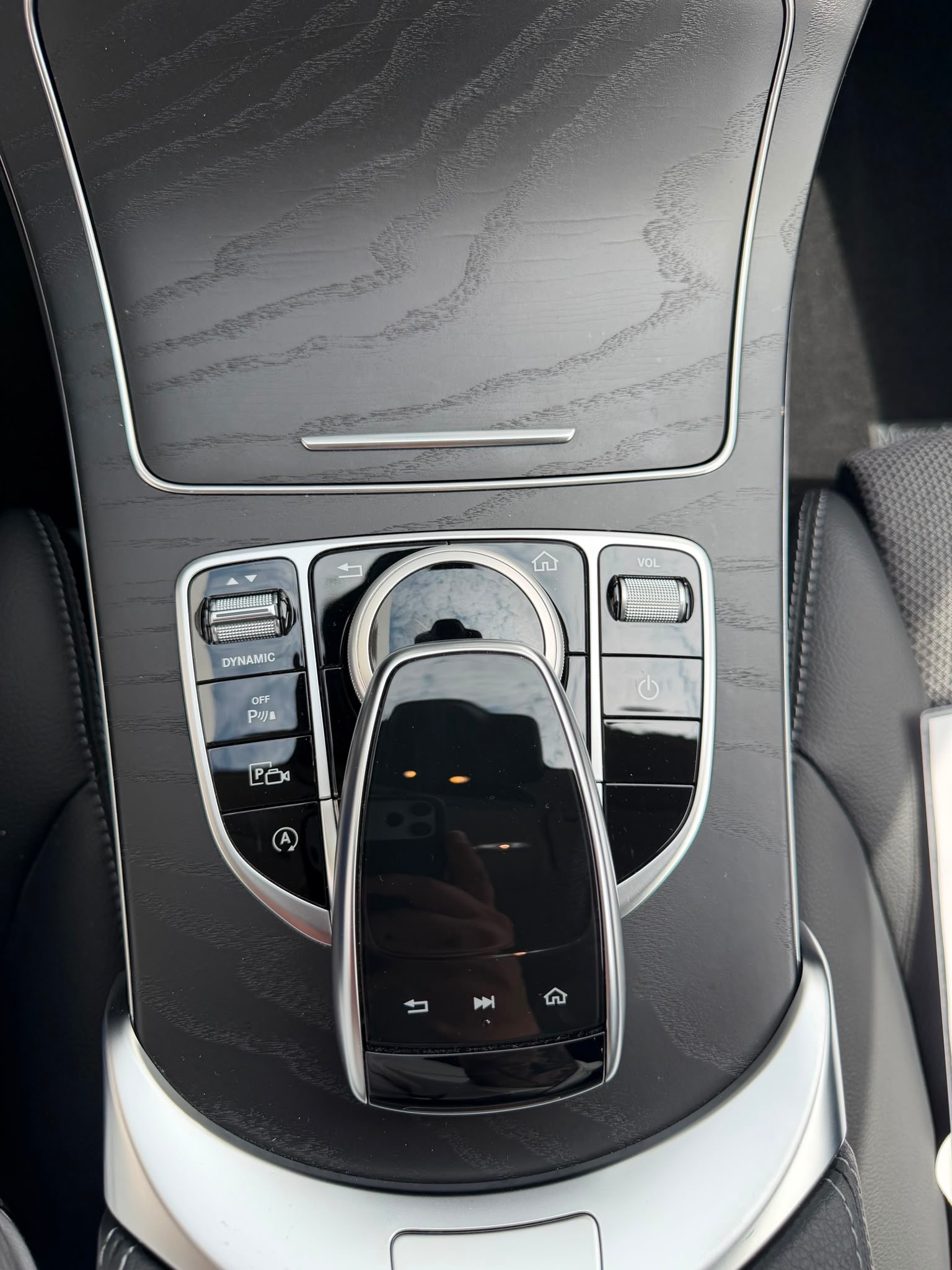 MERCEDES-BENZ C 300 d T 4Matic-image-9
