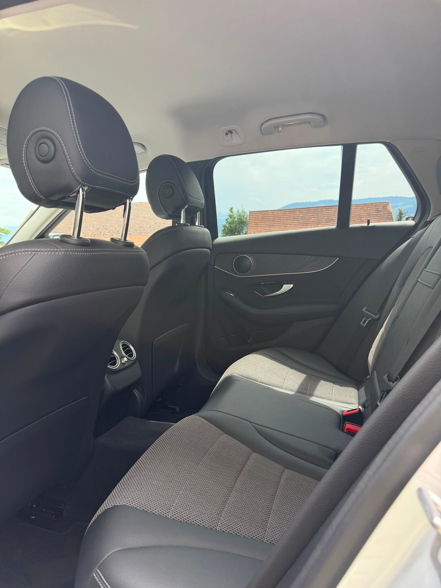 MERCEDES-BENZ C 300 d T 4Matic-image-8