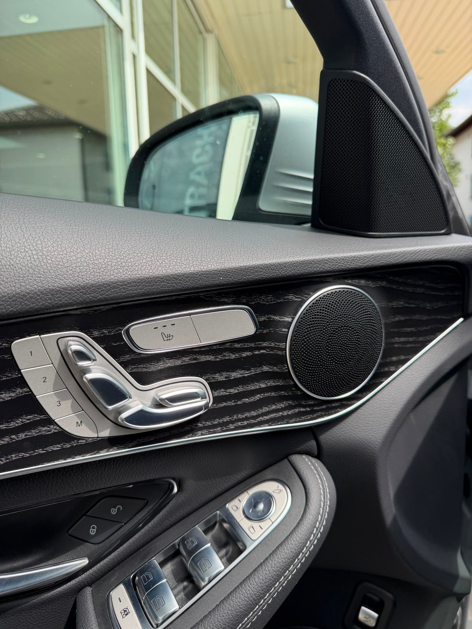 MERCEDES-BENZ C 300 d T 4Matic-image-11