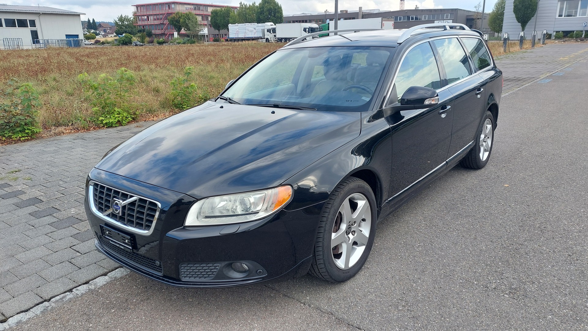 VOLVO V70 T6 AWD Summum Geartronic-image-1