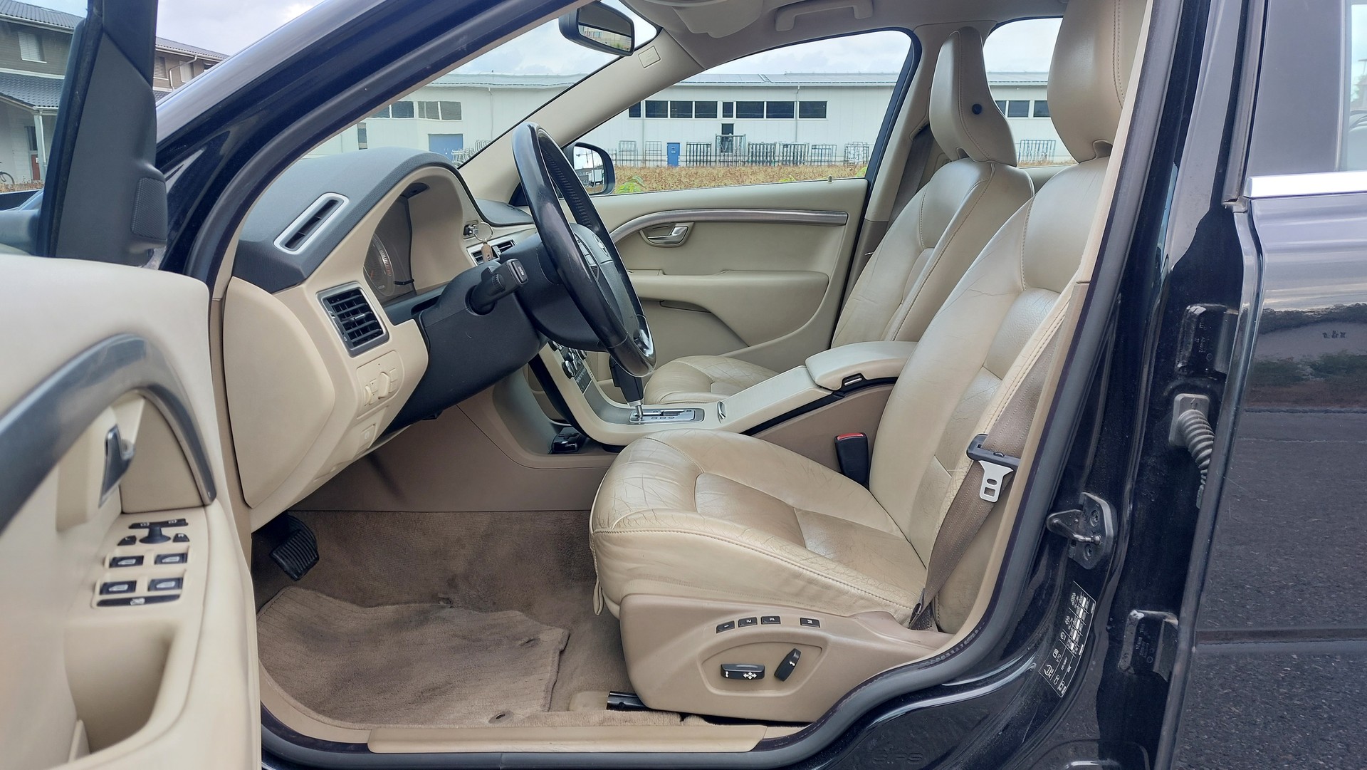 VOLVO V70 T6 AWD Summum Geartronic-image-10