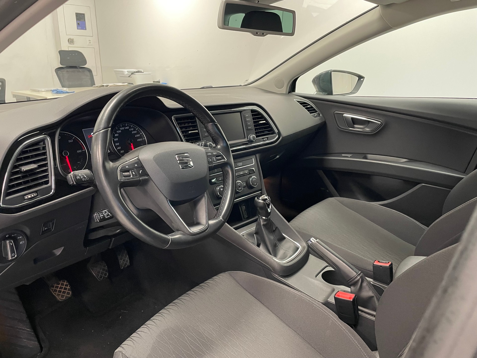 SEAT Leon ST 2.0 TDI Style 4Drive-image-9