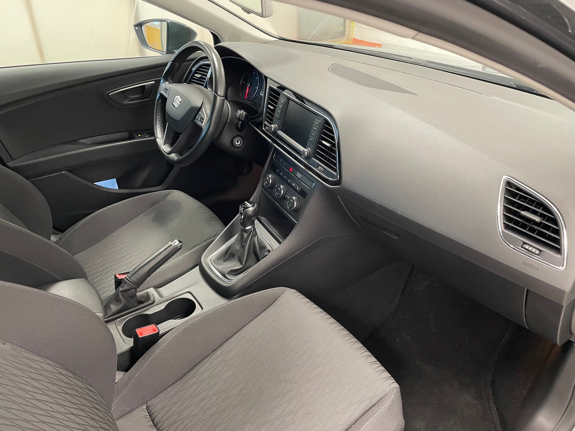 SEAT Leon ST 2.0 TDI Style 4Drive-image-11