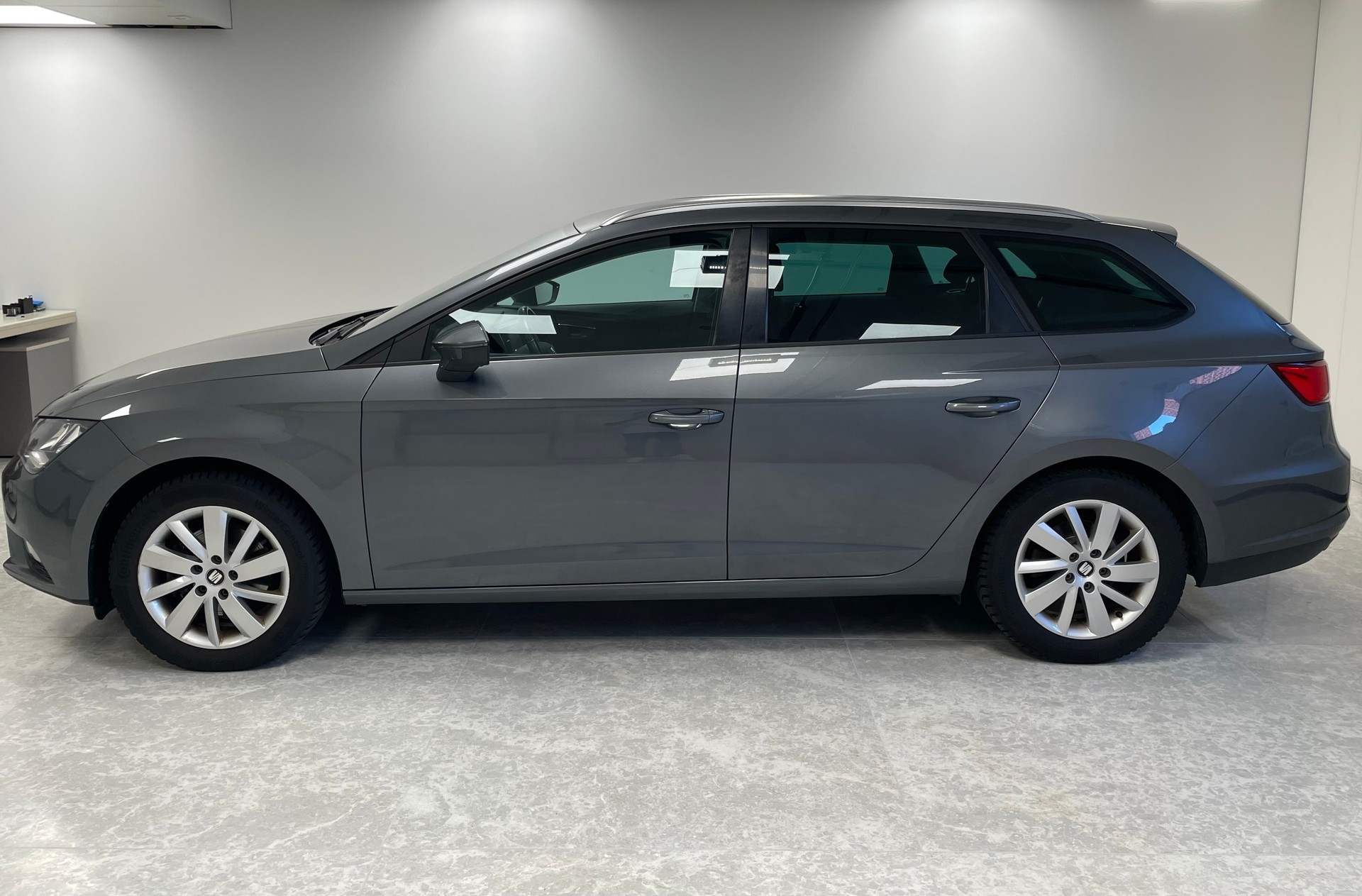 SEAT Leon ST 2.0 TDI Style 4Drive-image-1