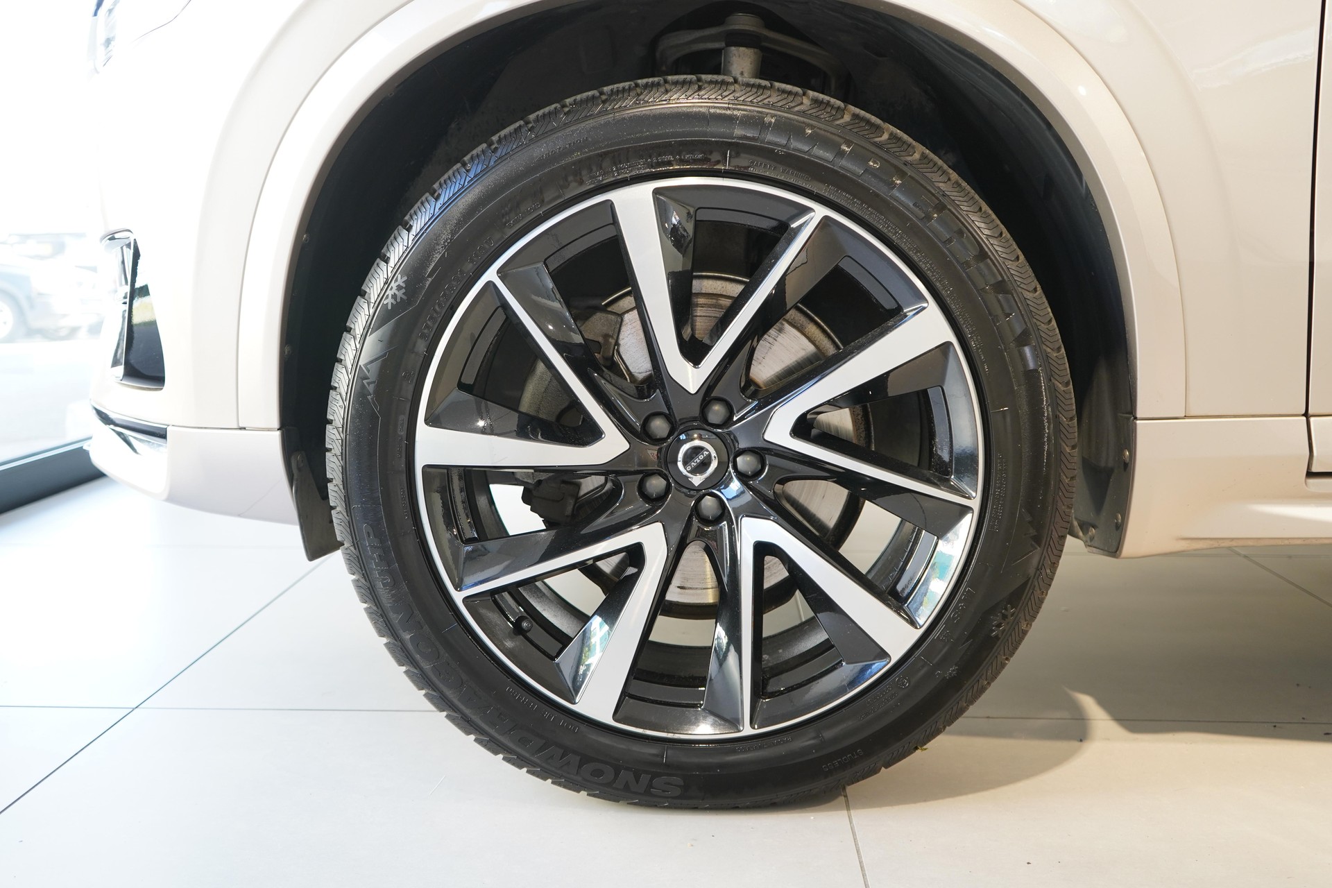 VOLVO XC90 2.0 B5 MH Plus Dark 5P. AWD-image-25