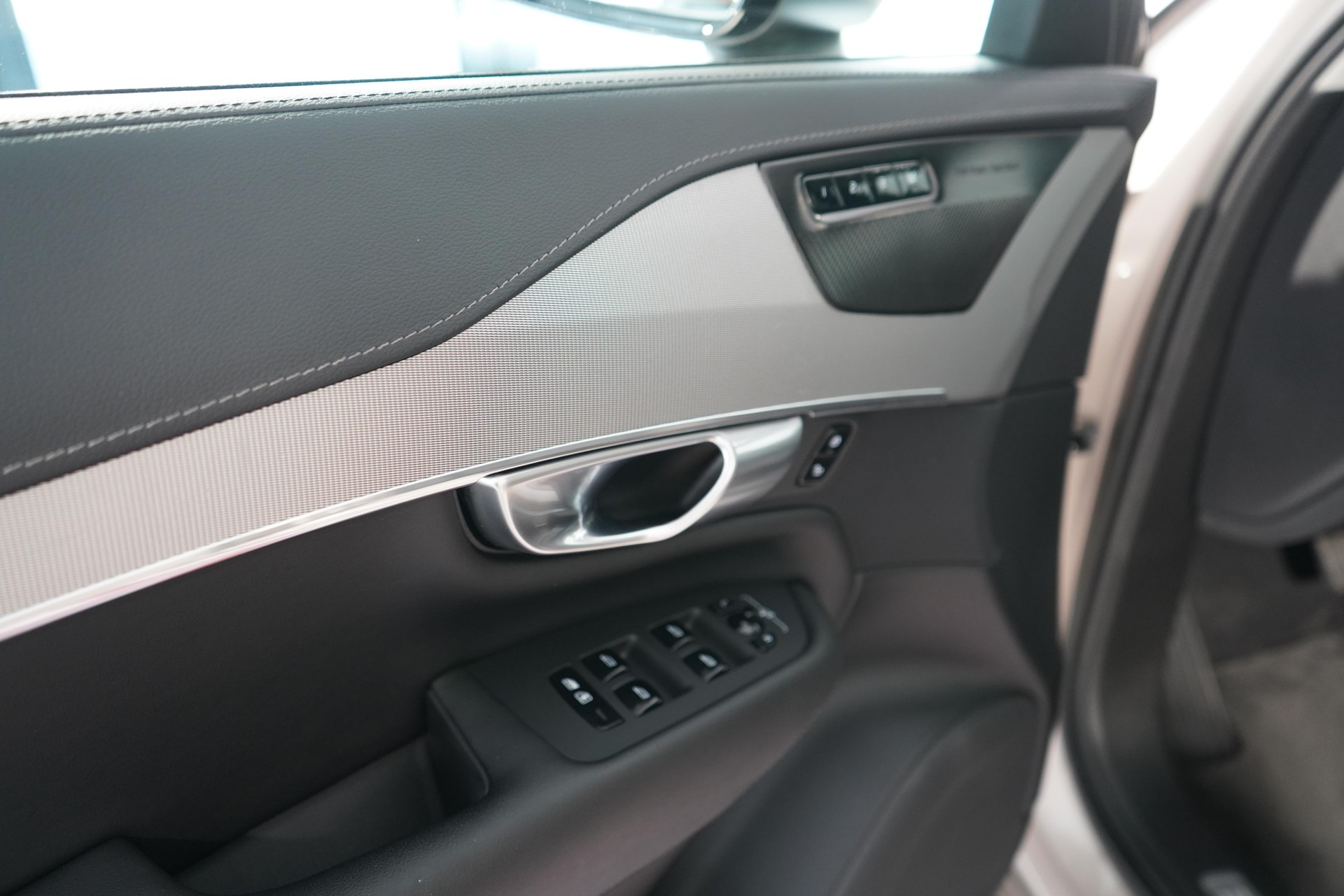 VOLVO XC90 2.0 B5 MH Plus Dark 5P. AWD-image-18