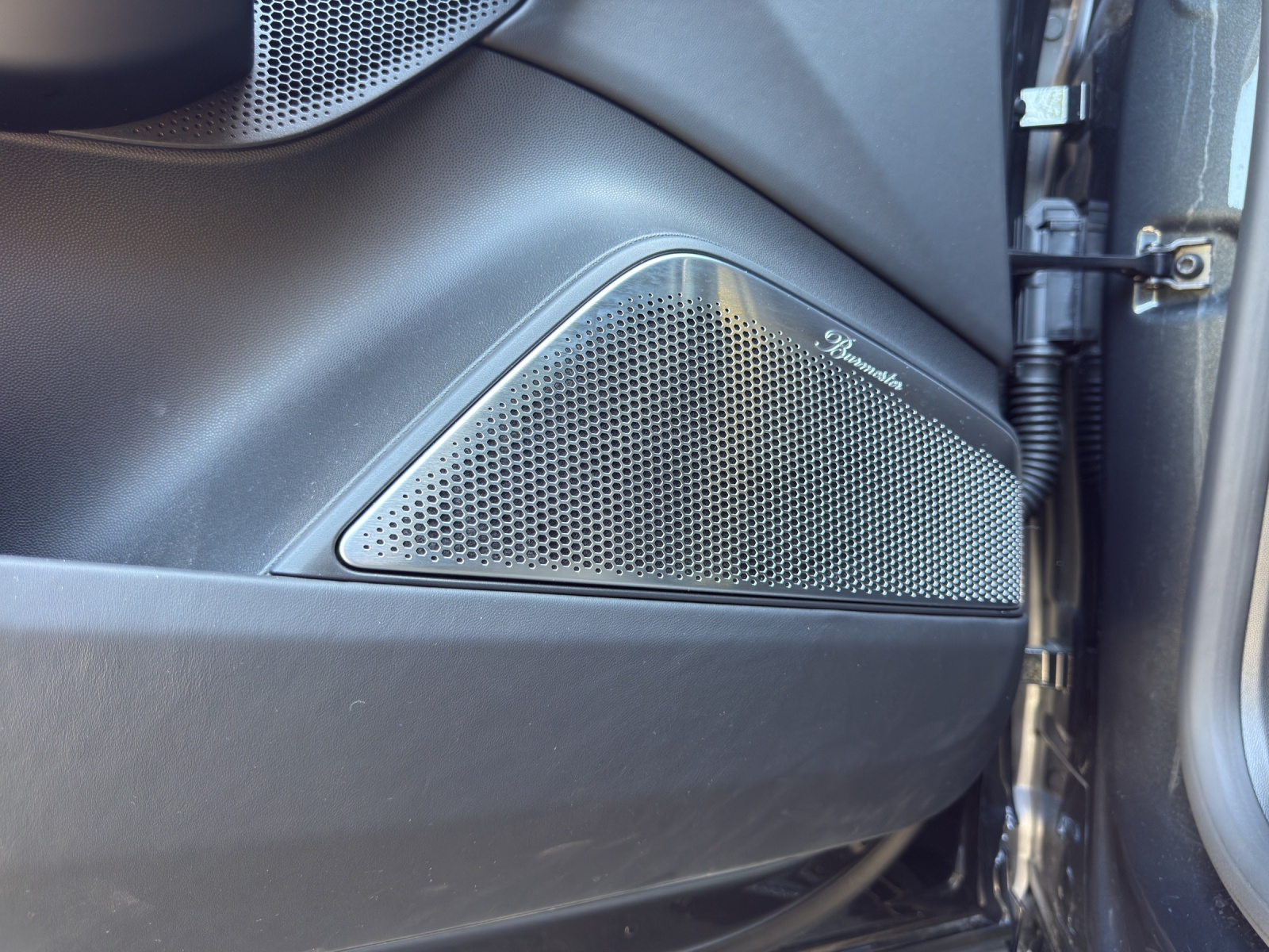 PORSCHE Macan Turbo-image-18