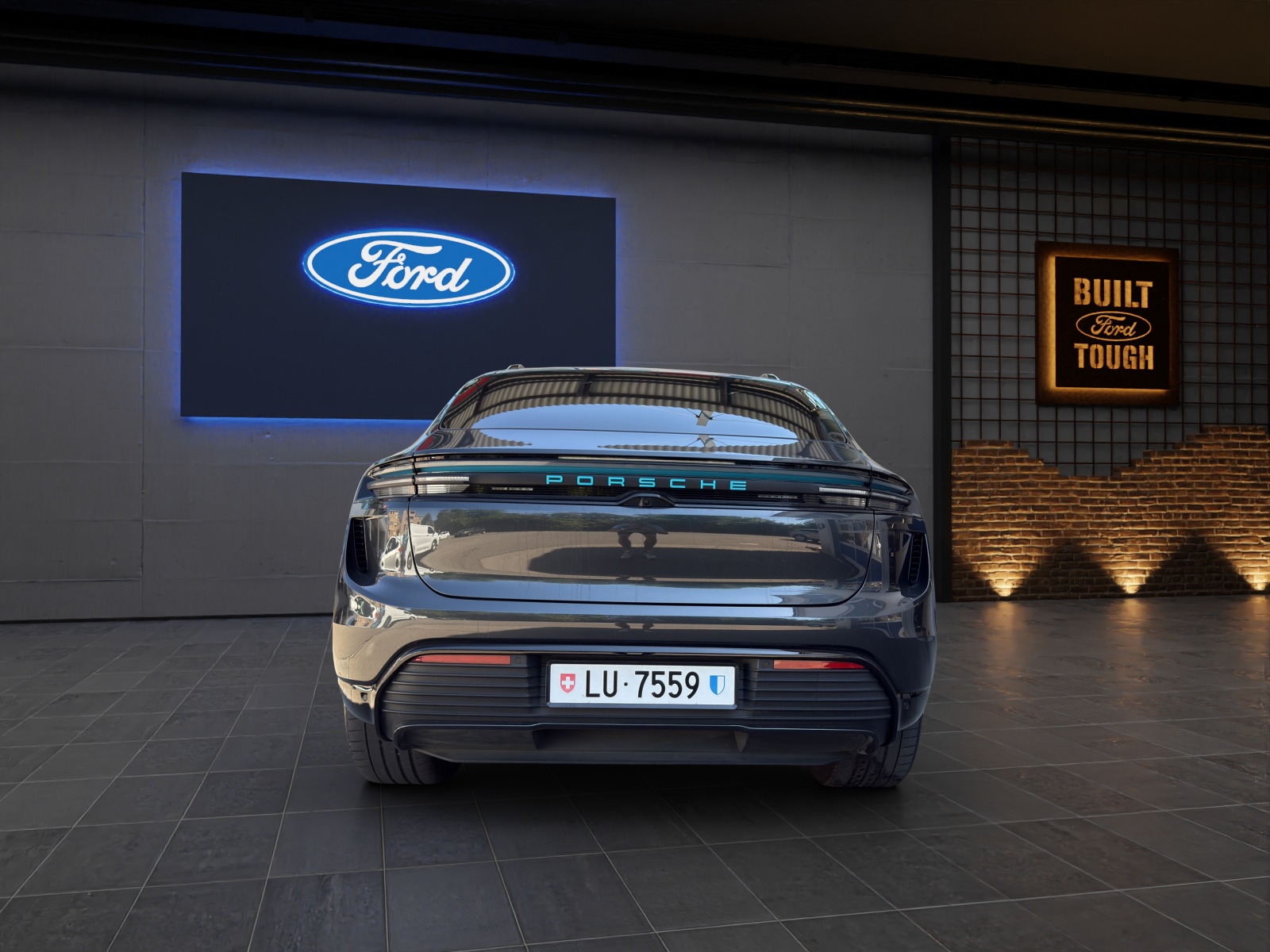 PORSCHE Macan Turbo-image-16