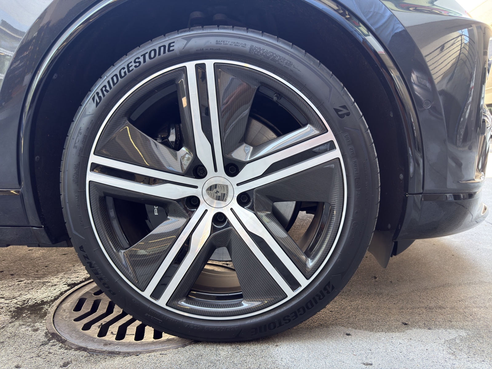 PORSCHE Macan Turbo-image-22