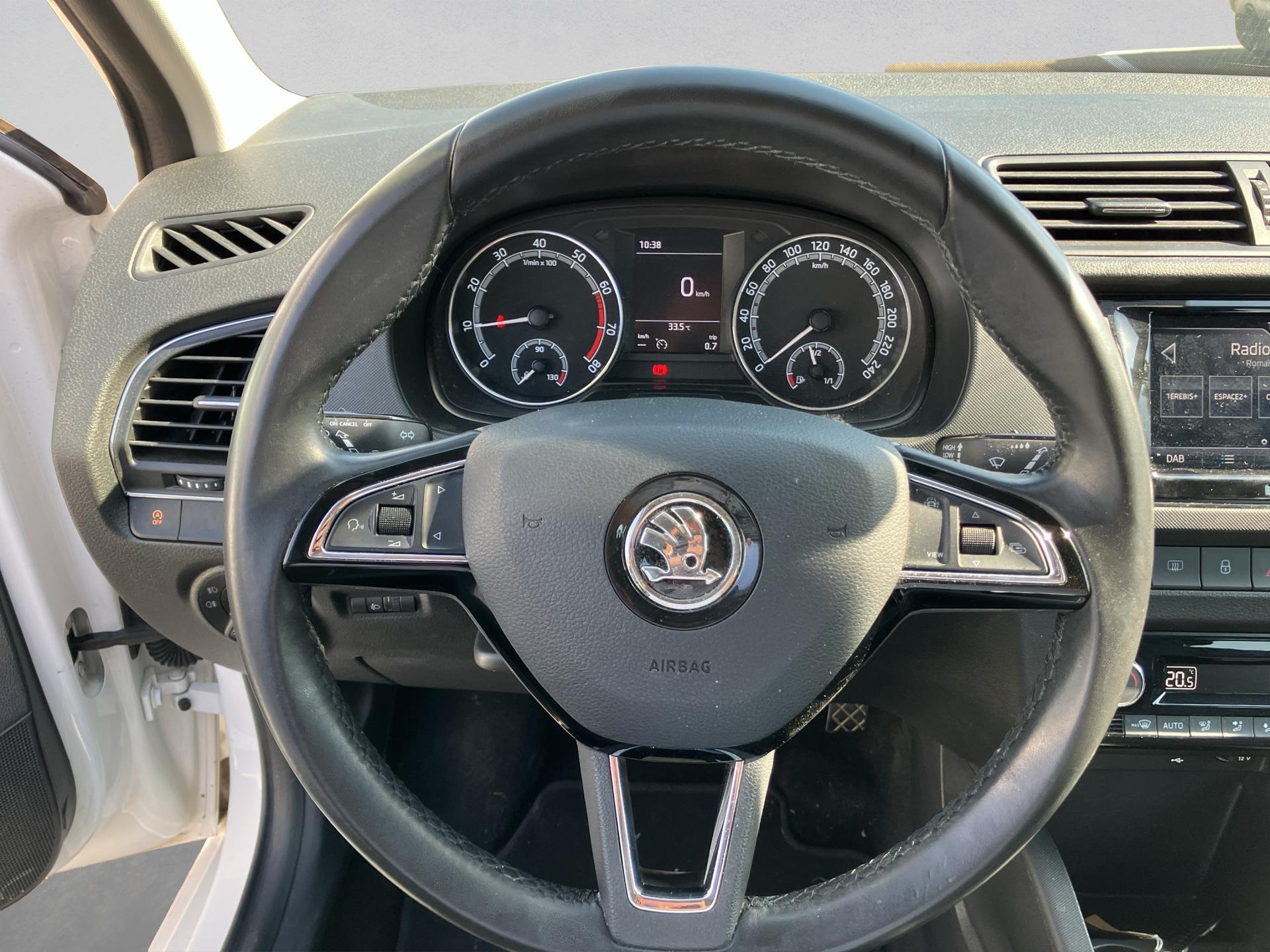 SKODA Fabia Combi 1.0 TSI Ambition-image-9