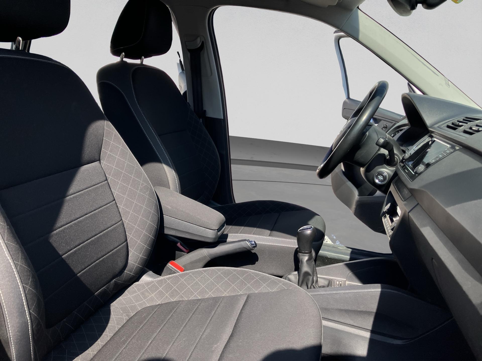 SKODA Fabia Combi 1.0 TSI Ambition-image-16