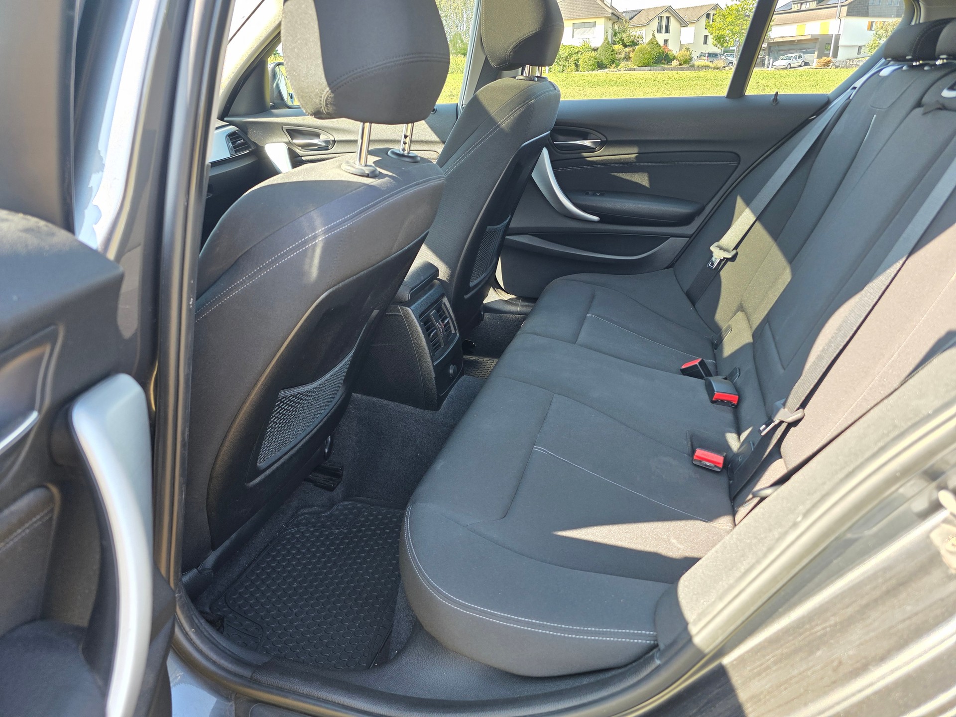 BMW 120d xDrive-image-5