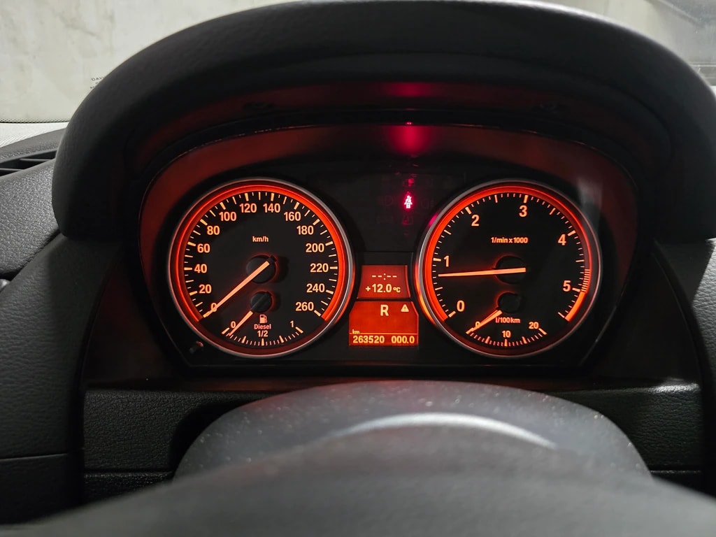 BMW X1 xDrive 20d Steptronic-image-12